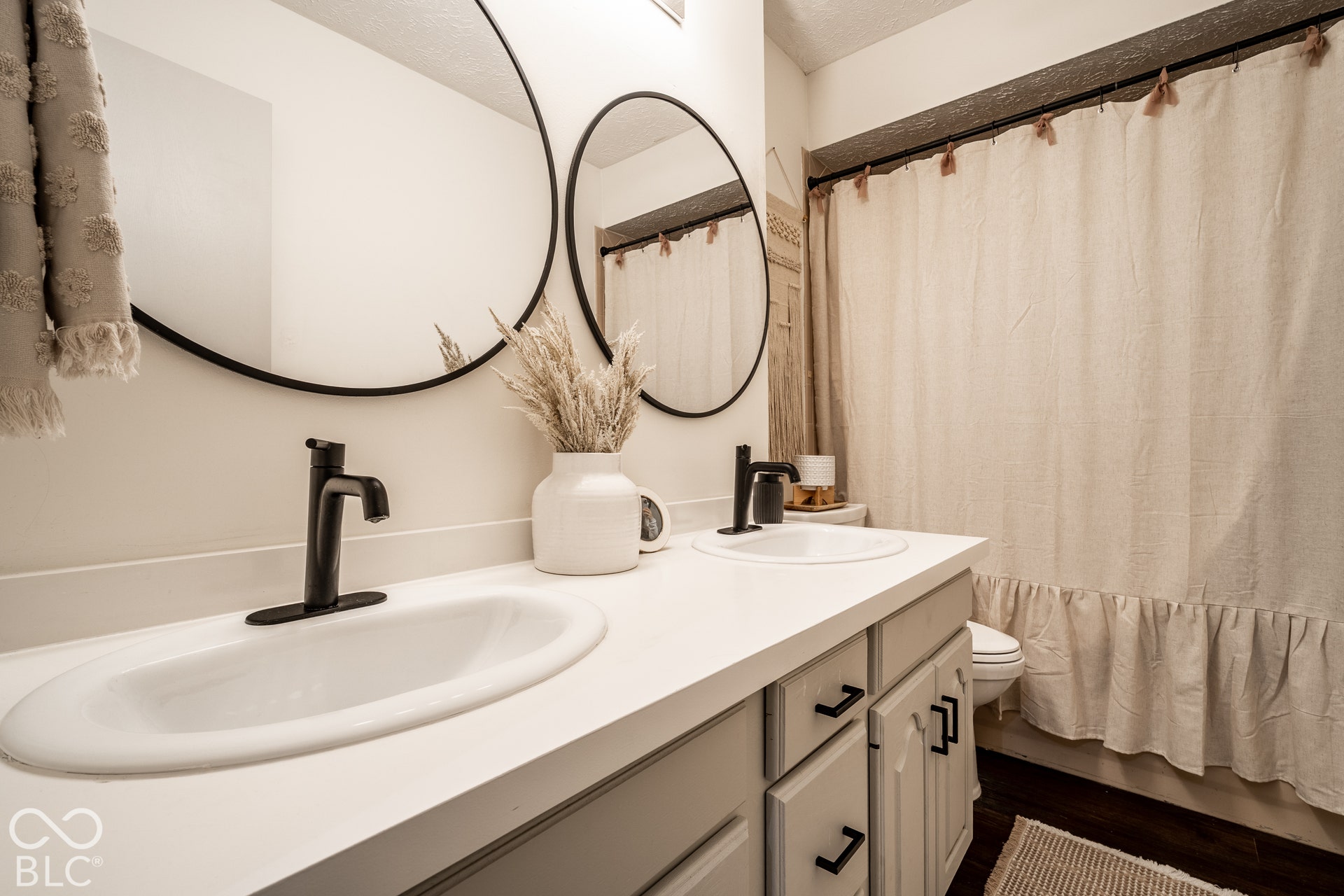 5526 Riva Ridge Drive, Indianapolis, IN 46237 5526 Riva Ridge Drive, Indianapolis, IN 46237