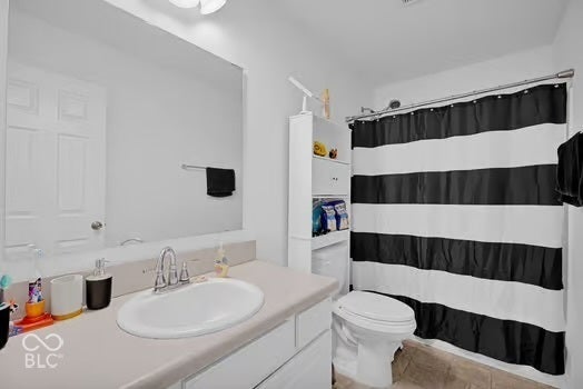 Built-in vanity with an integrated sink and chrome faucet