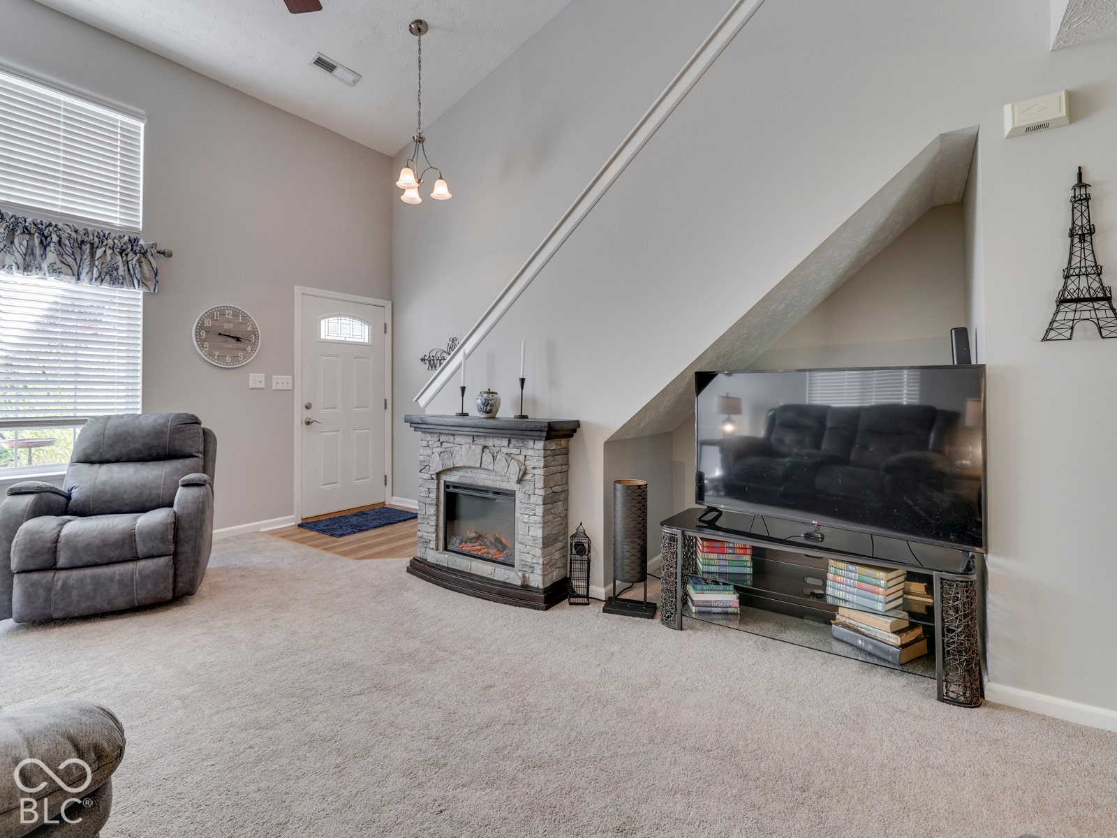 Tasteful flooring and paint options throughout the home