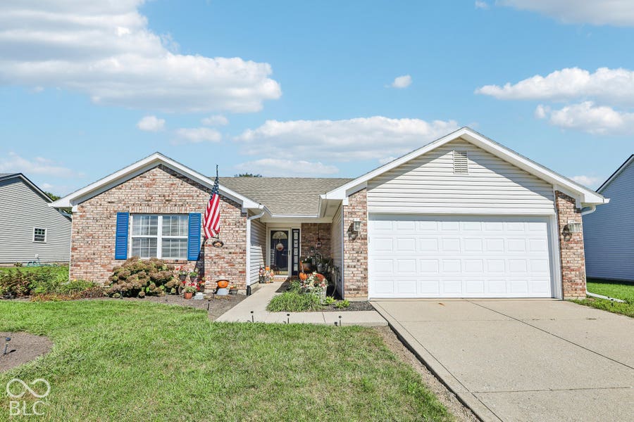 Property photo for 320 E Quail Wood Lane, Westfield, IN