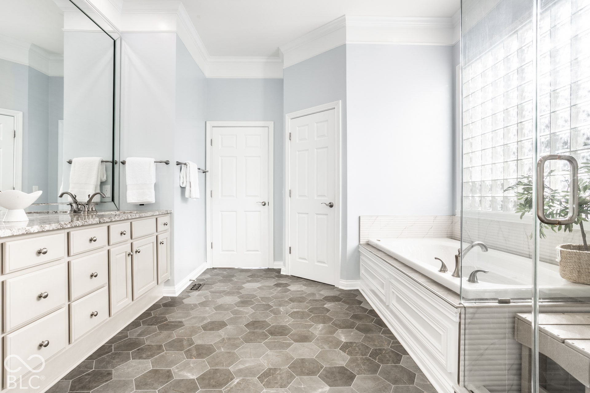 8079 Heyward Drive, Indianapolis, IN 46250