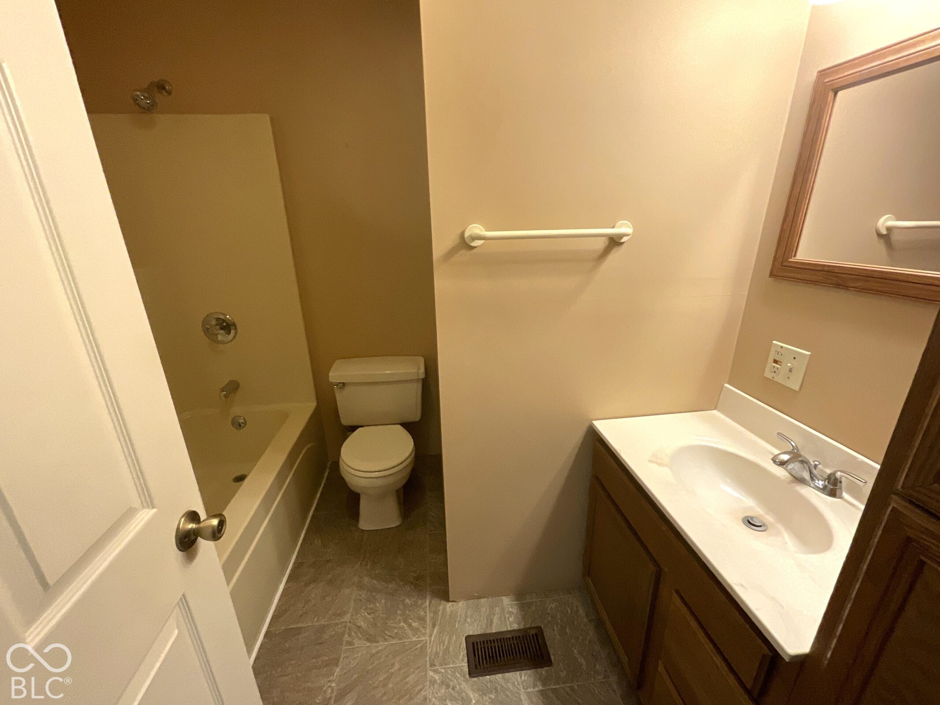 3333 Patricksburg Road, Spencer, IN 47460 Bathroom