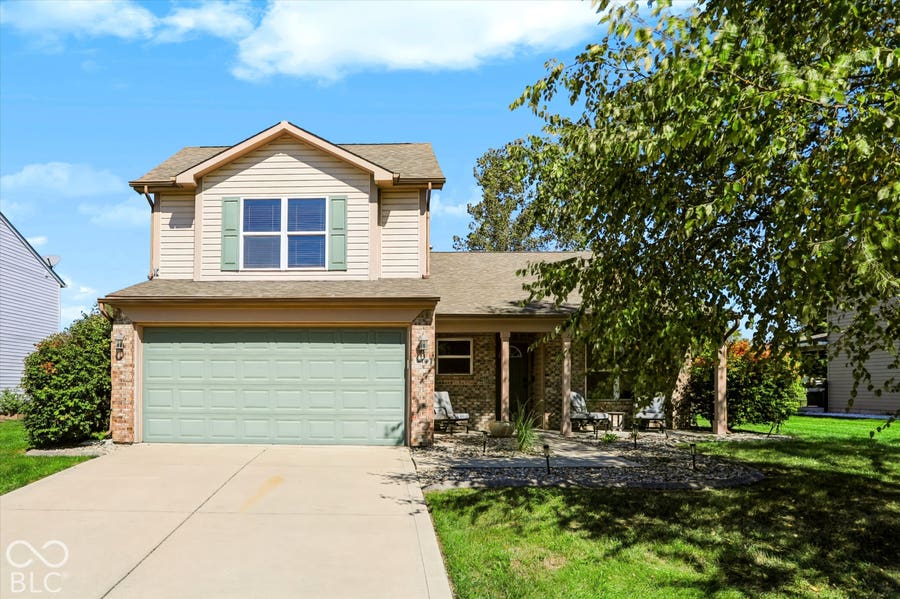 Property photo for 816 Heatherwood Drive, Greenwood, IN