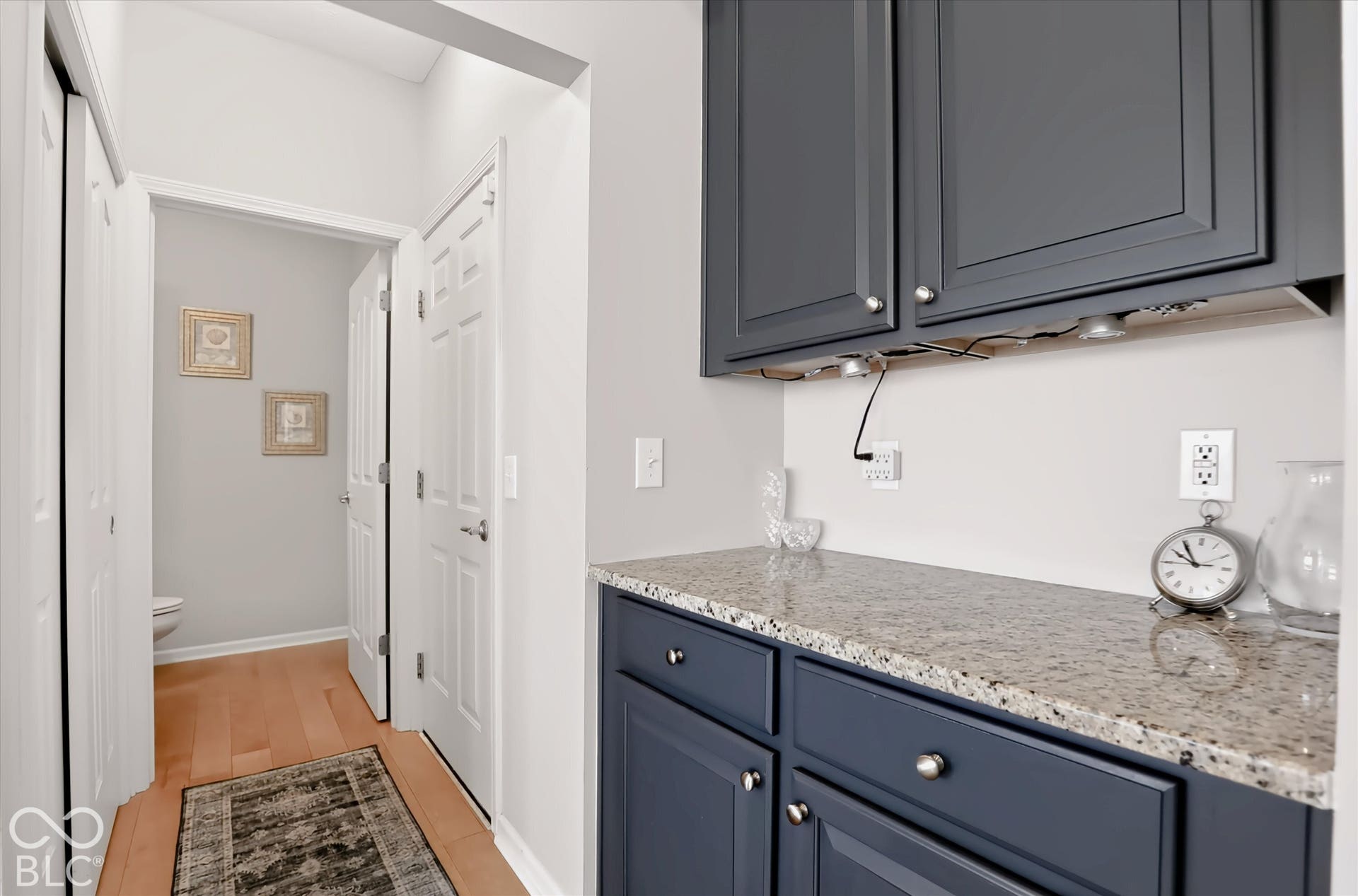 Great coffee station, family planning area, or bar area between the living room and kitchen