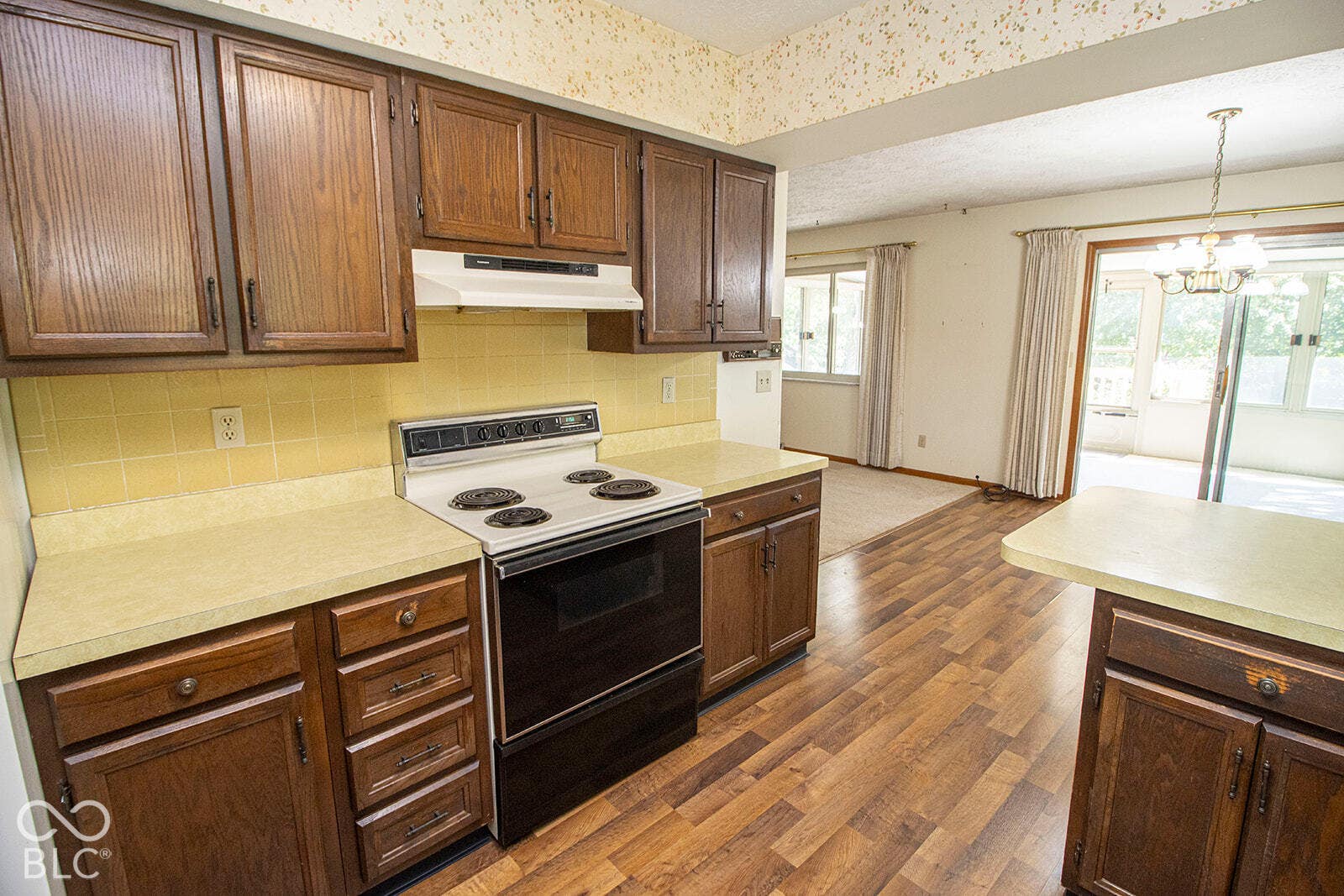 9015 E 256th, Arcadia, IN 46030 Kitchen