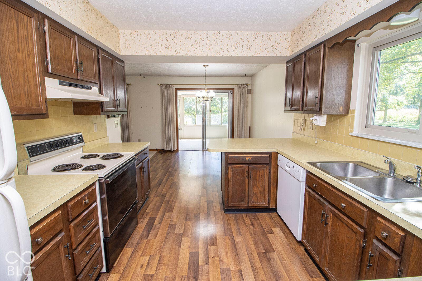 9015 E 256th, Arcadia, IN 46030 Kitchen