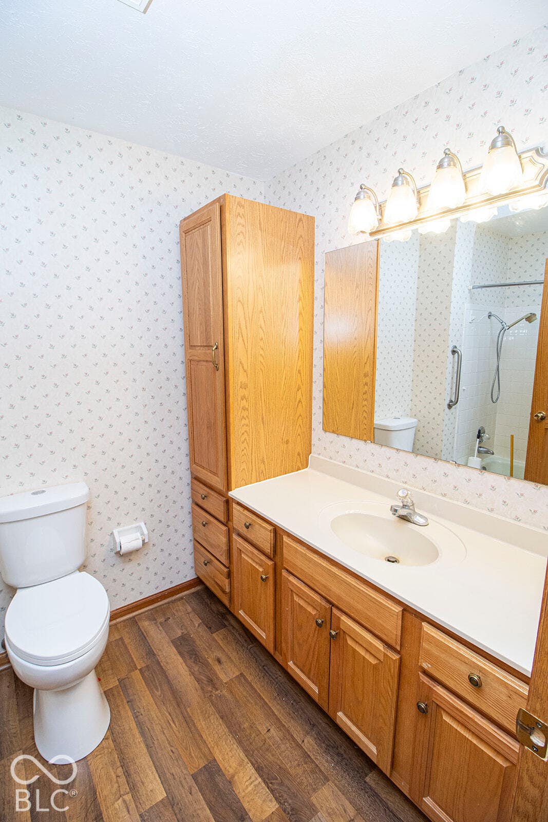 9015 E 256th, Arcadia, IN 46030 Bathroom 2
