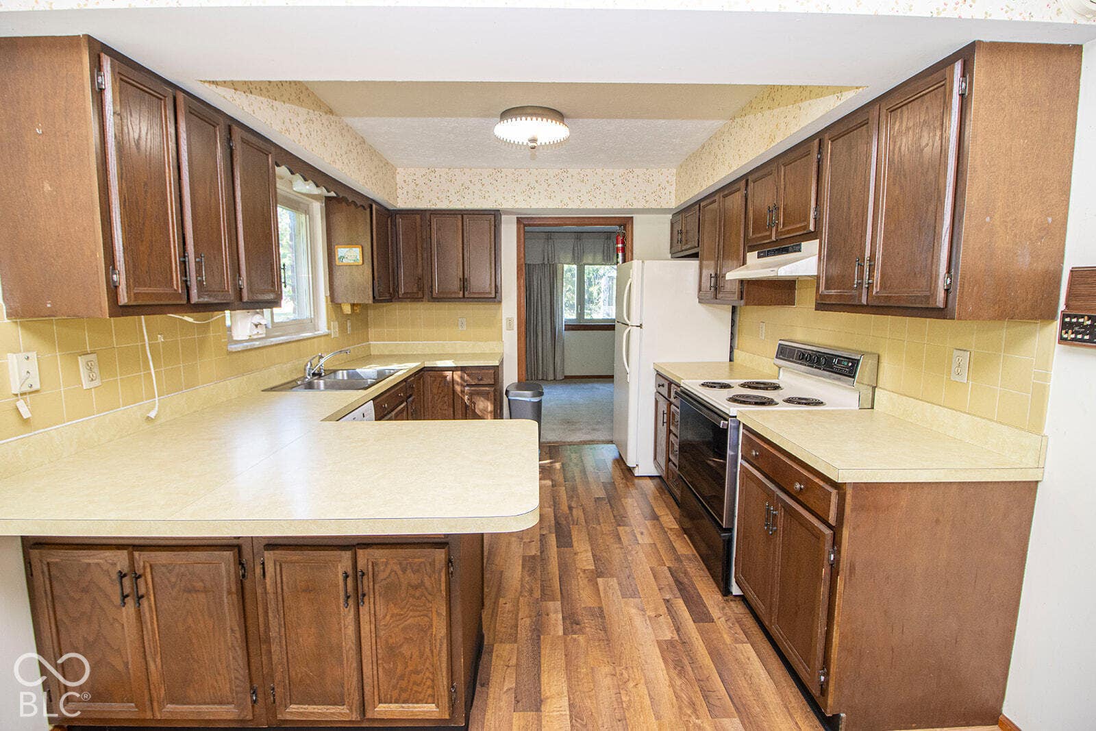 9015 E 256th, Arcadia, IN 46030 Kitchen