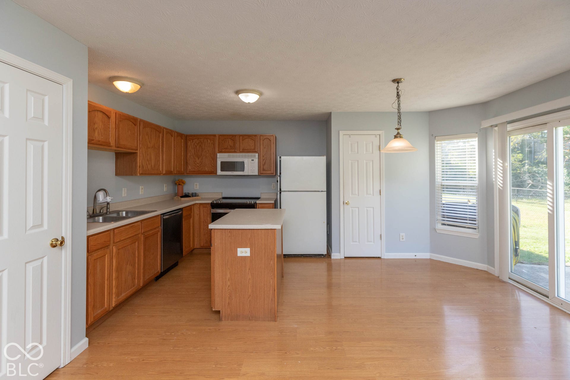 kitchen with breakfast nook