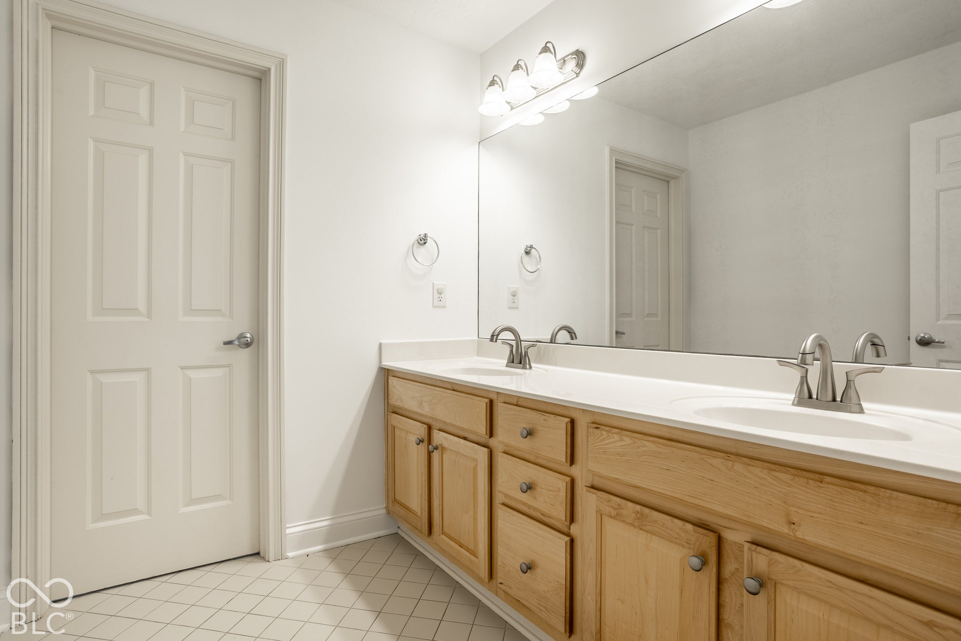 9252 Timberline Drive, Indianapolis, IN 46256