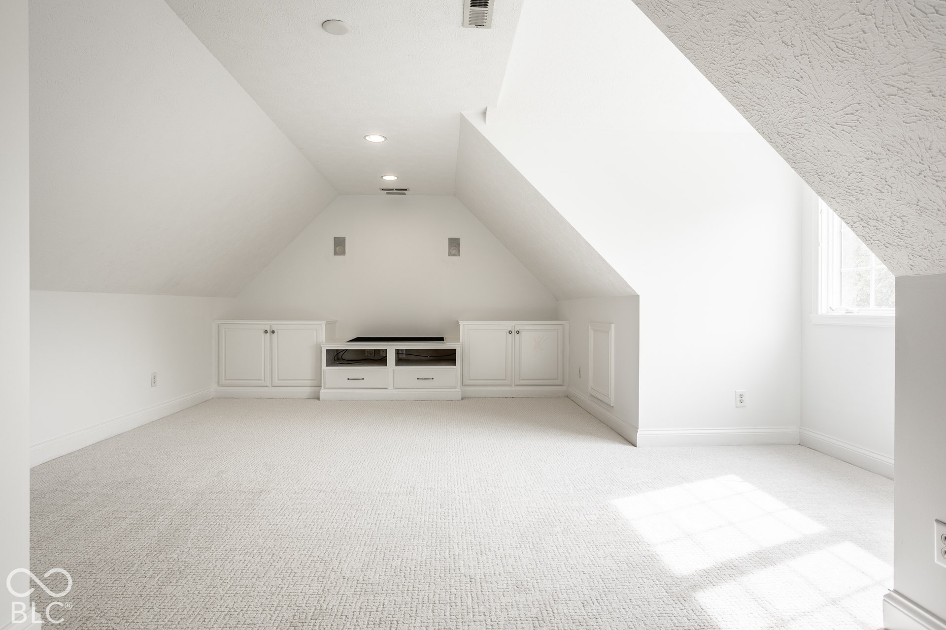 9252 Timberline Drive, Indianapolis, IN 46256