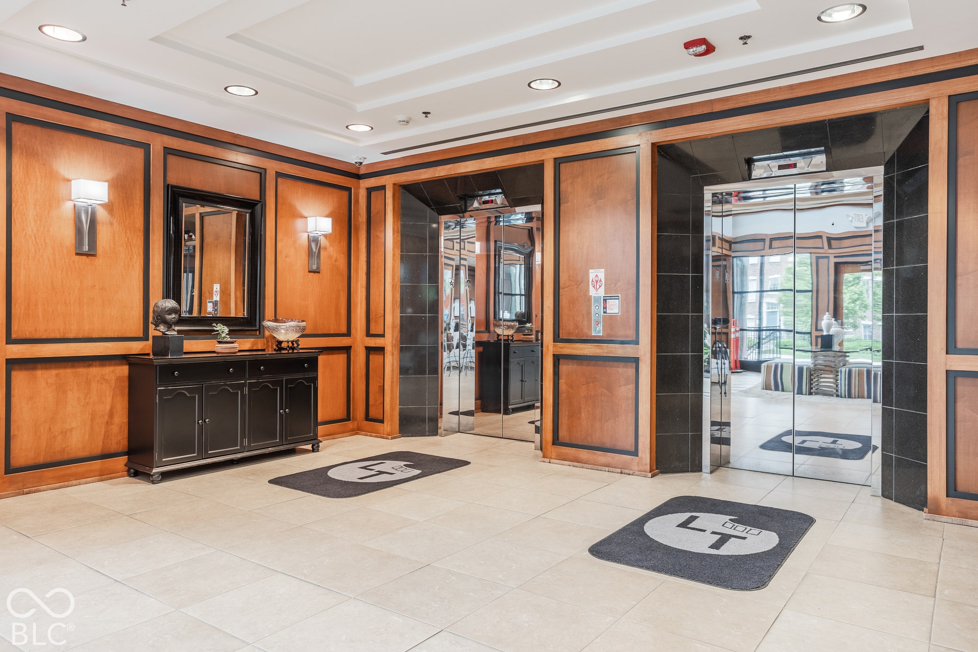 225 N New Jersey Street, Indianapolis, IN 46204