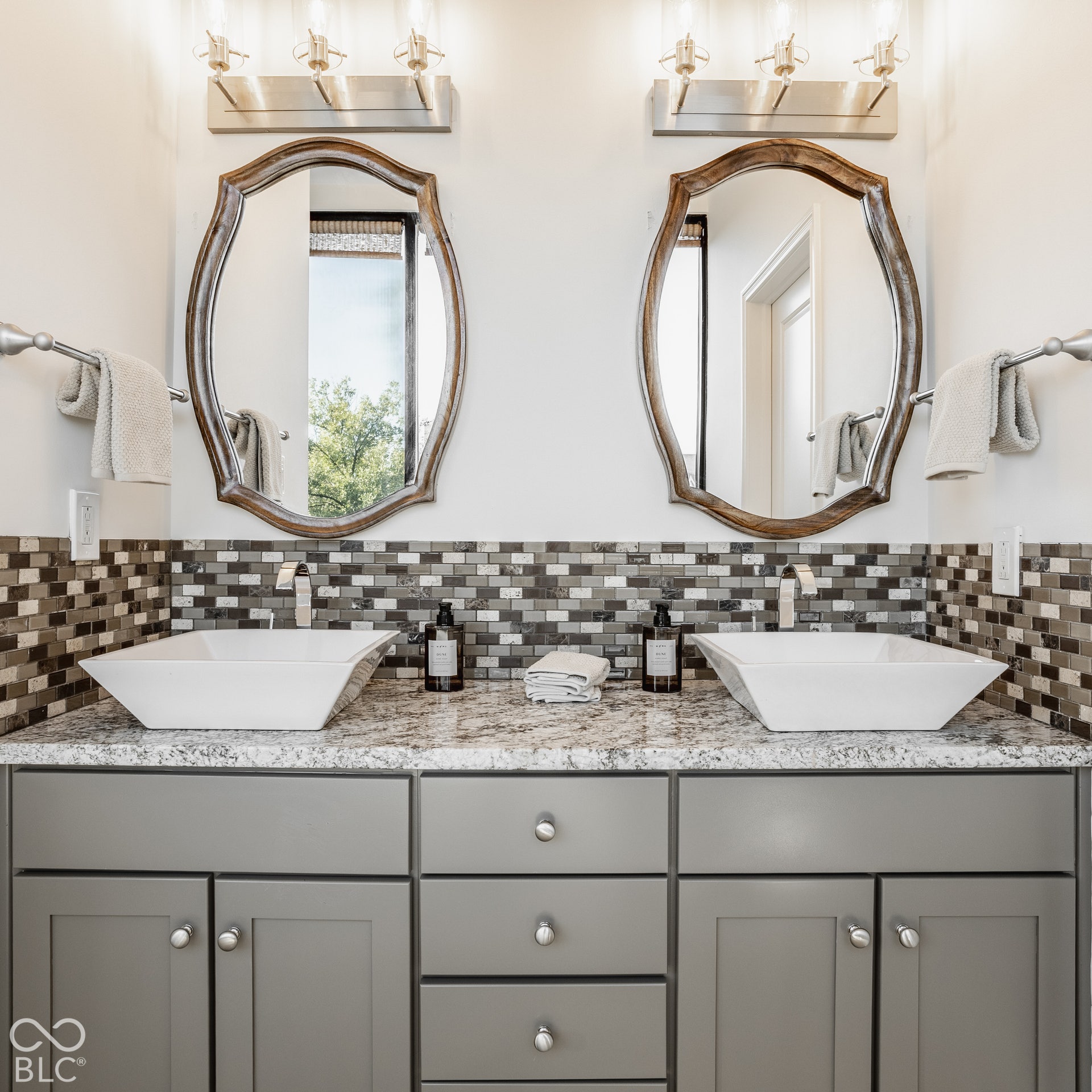 225 N New Jersey Street, Indianapolis, IN 46204