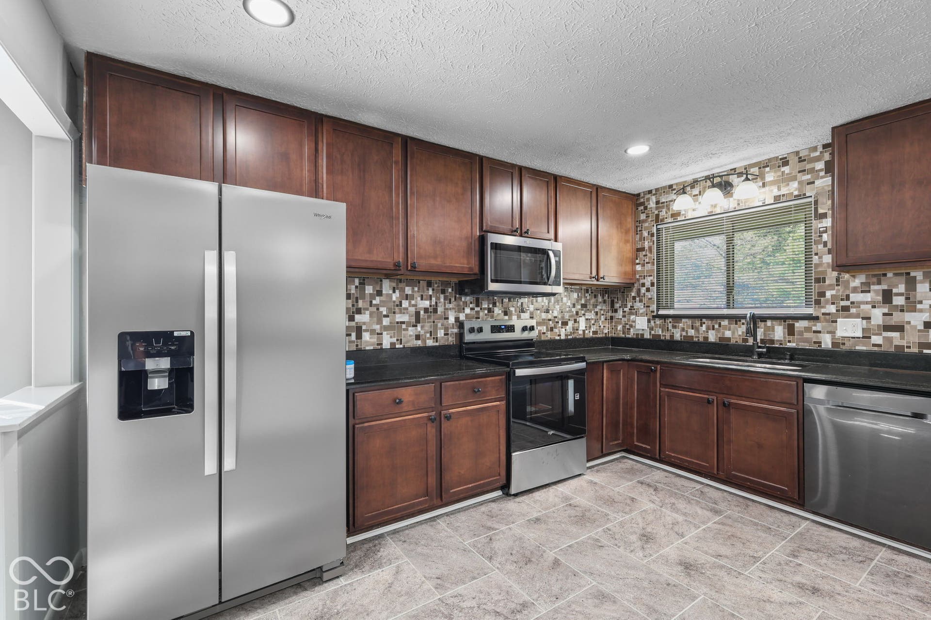 6724 S Lawndale Avenue, Indianapolis, IN 46221