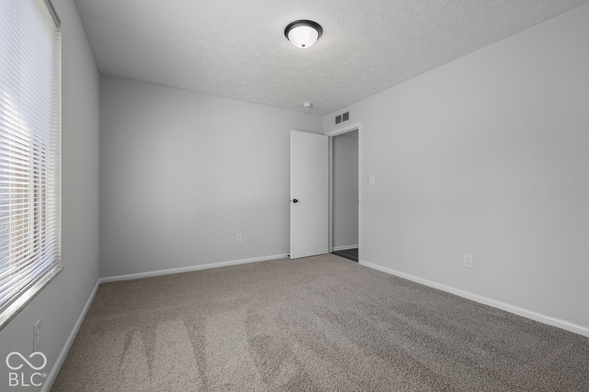 6724 S Lawndale Avenue, Indianapolis, IN 46221