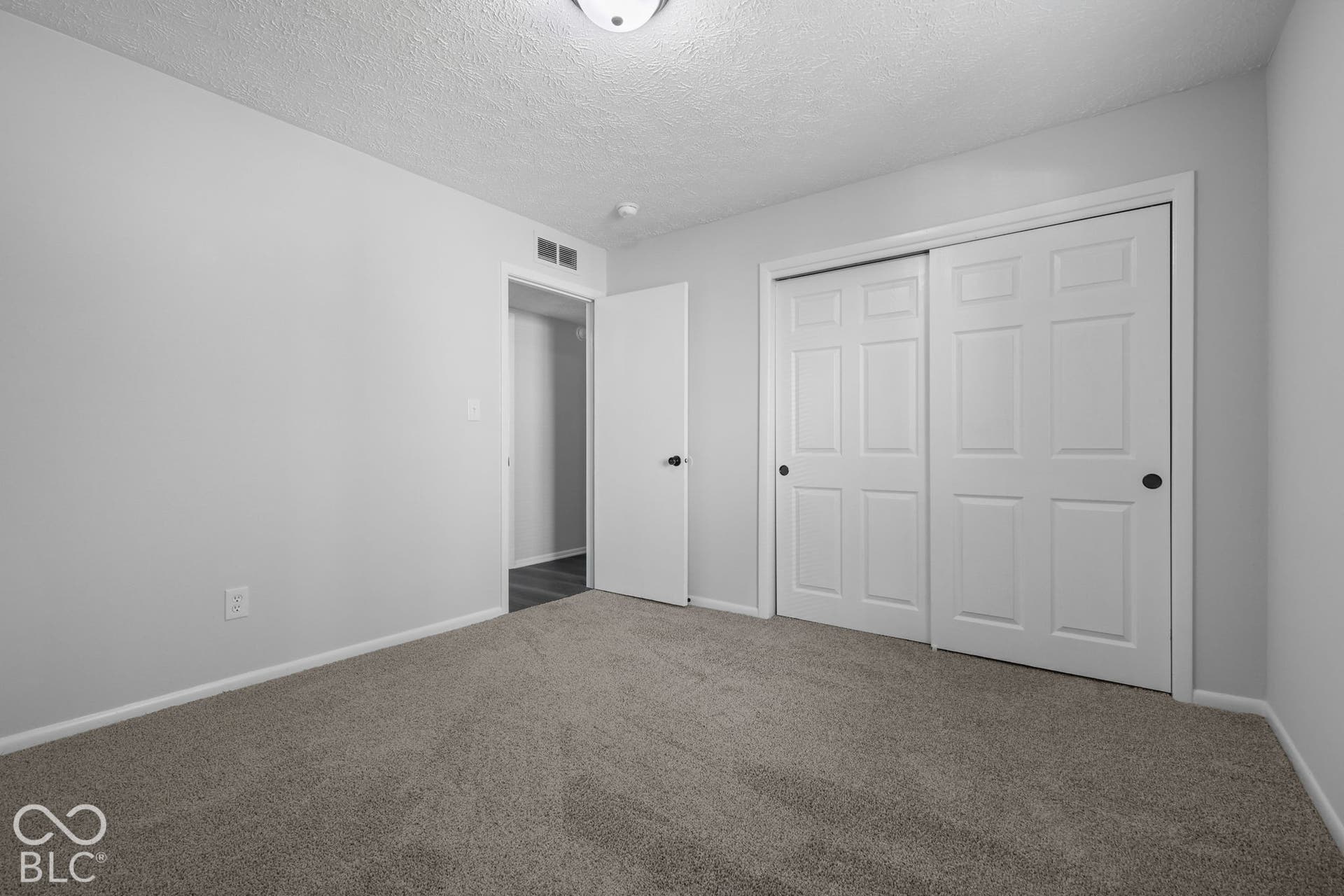 6724 S Lawndale Avenue, Indianapolis, IN 46221