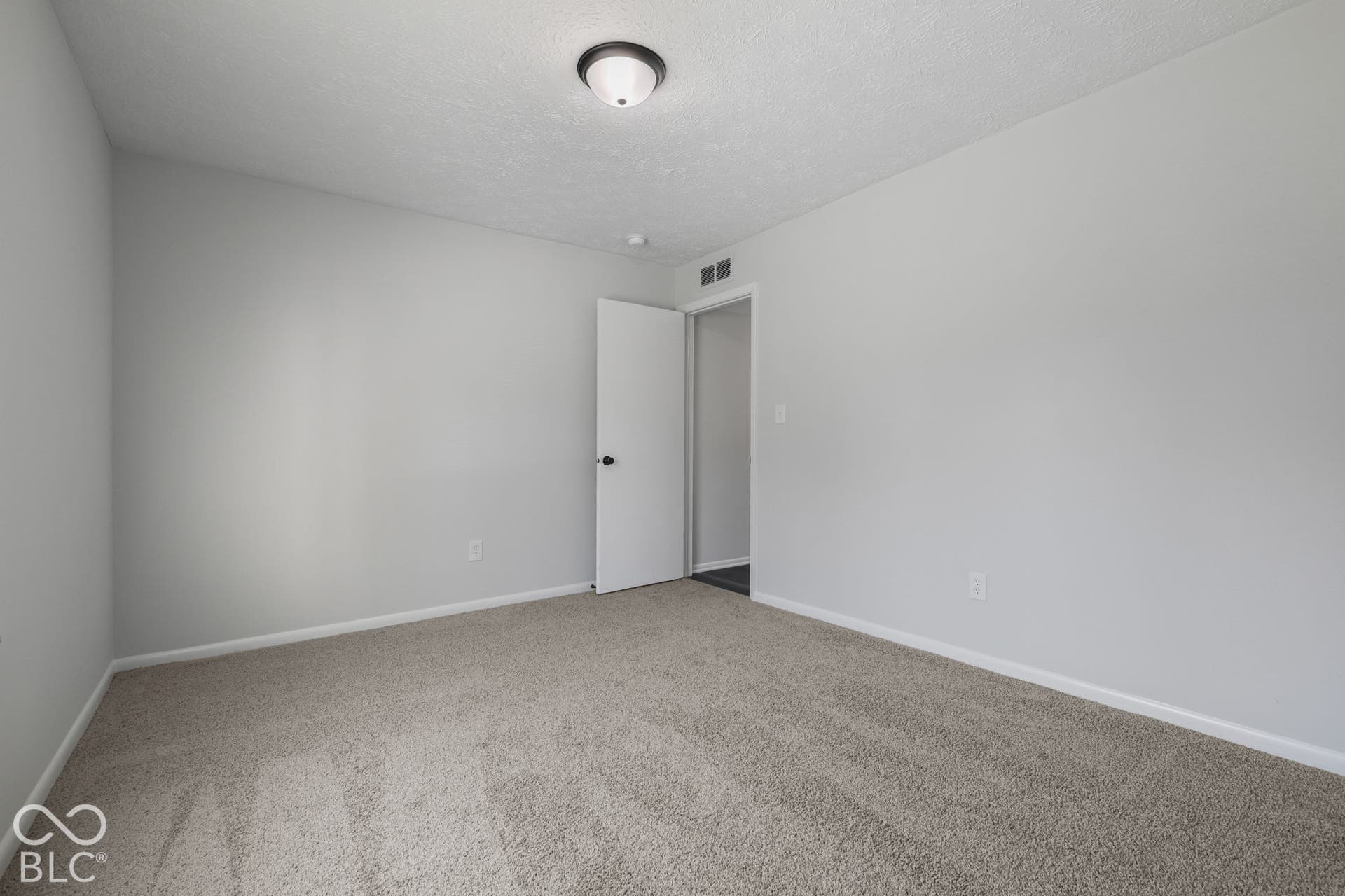 6724 S Lawndale Avenue, Indianapolis, IN 46221
