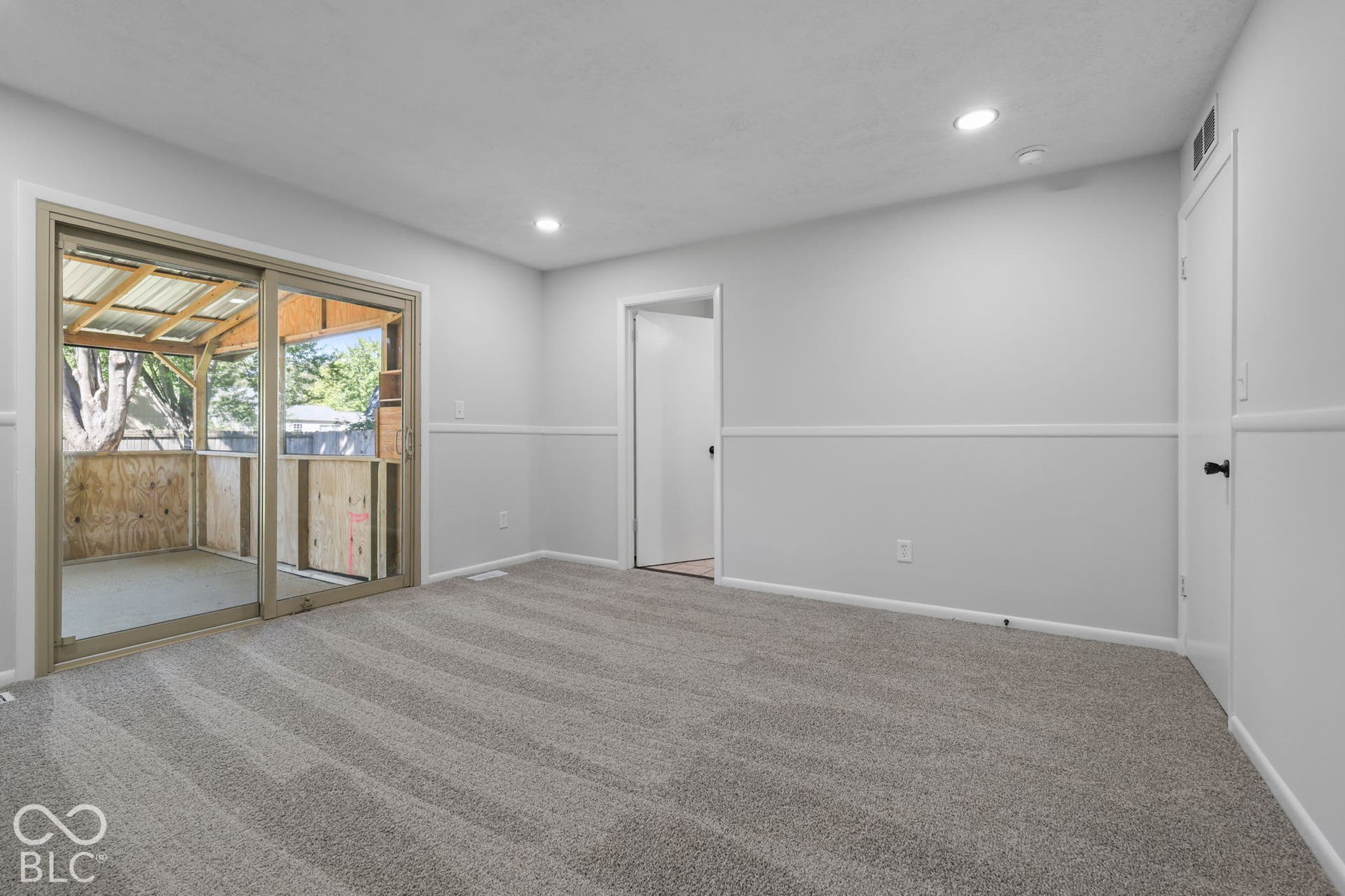6724 S Lawndale Avenue, Indianapolis, IN 46221