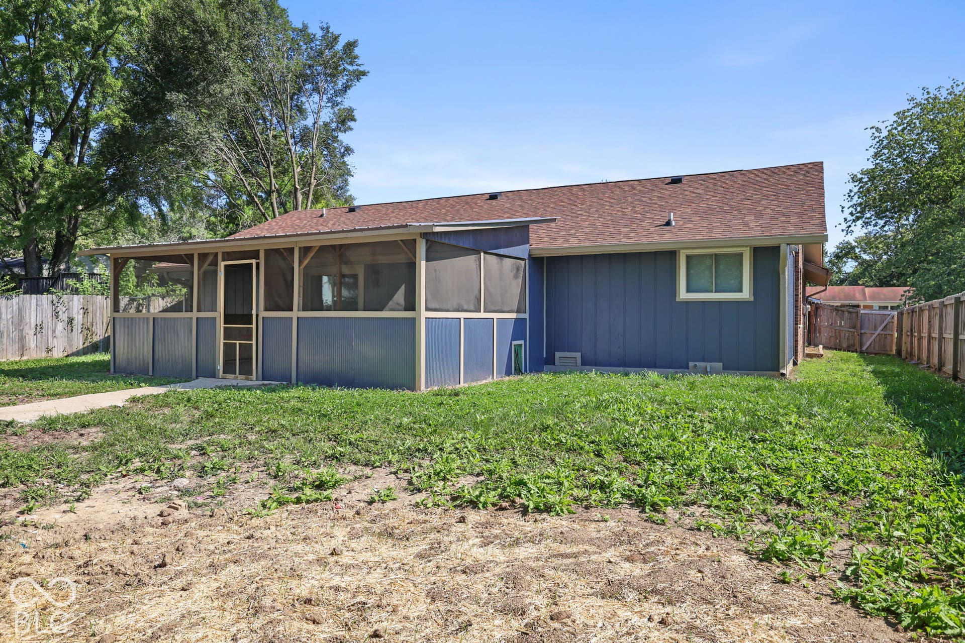 6724 S Lawndale Avenue, Indianapolis, IN 46221