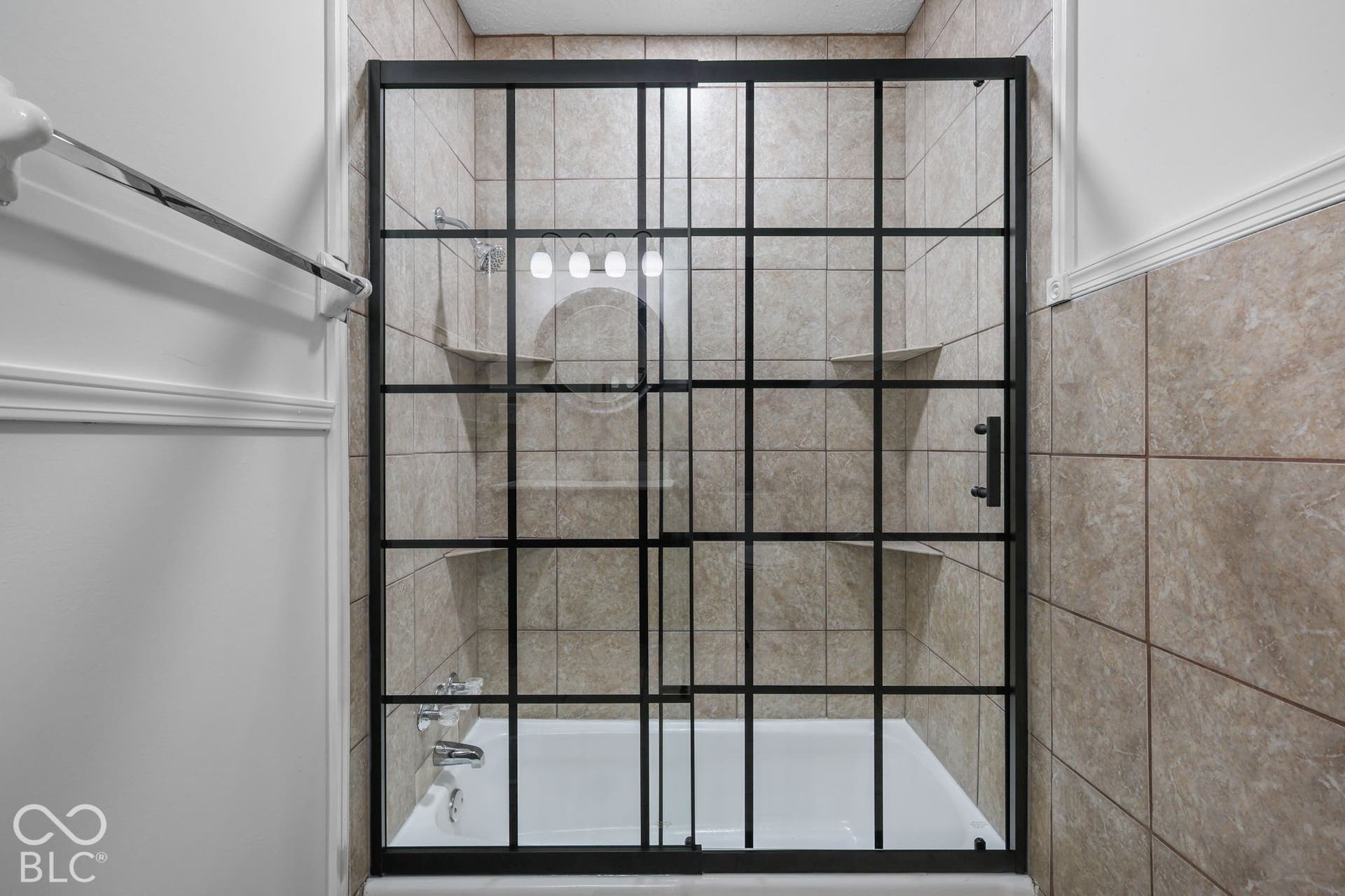6724 S Lawndale Avenue, Indianapolis, IN 46221