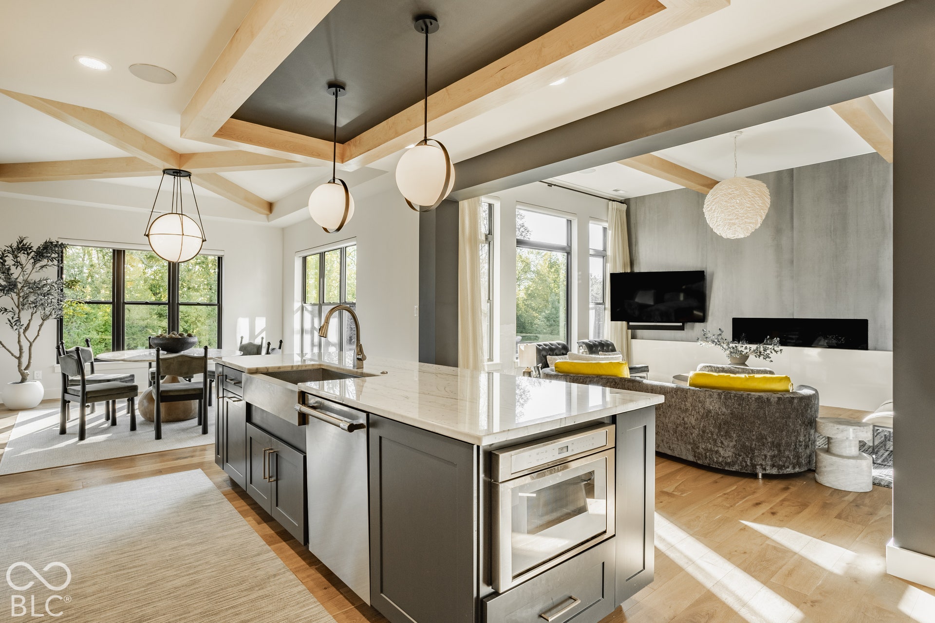5150 Melbourne Place, Zionsville, IN 46077