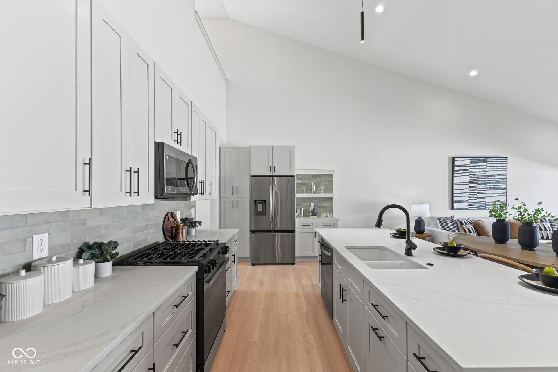 5892 Harbour Town Drive, Noblesville, IN 46062