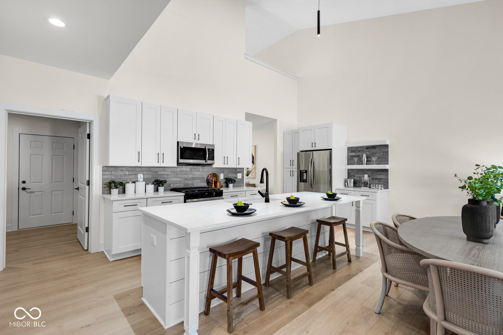 5892 Harbour Town Drive, Noblesville, IN 46062