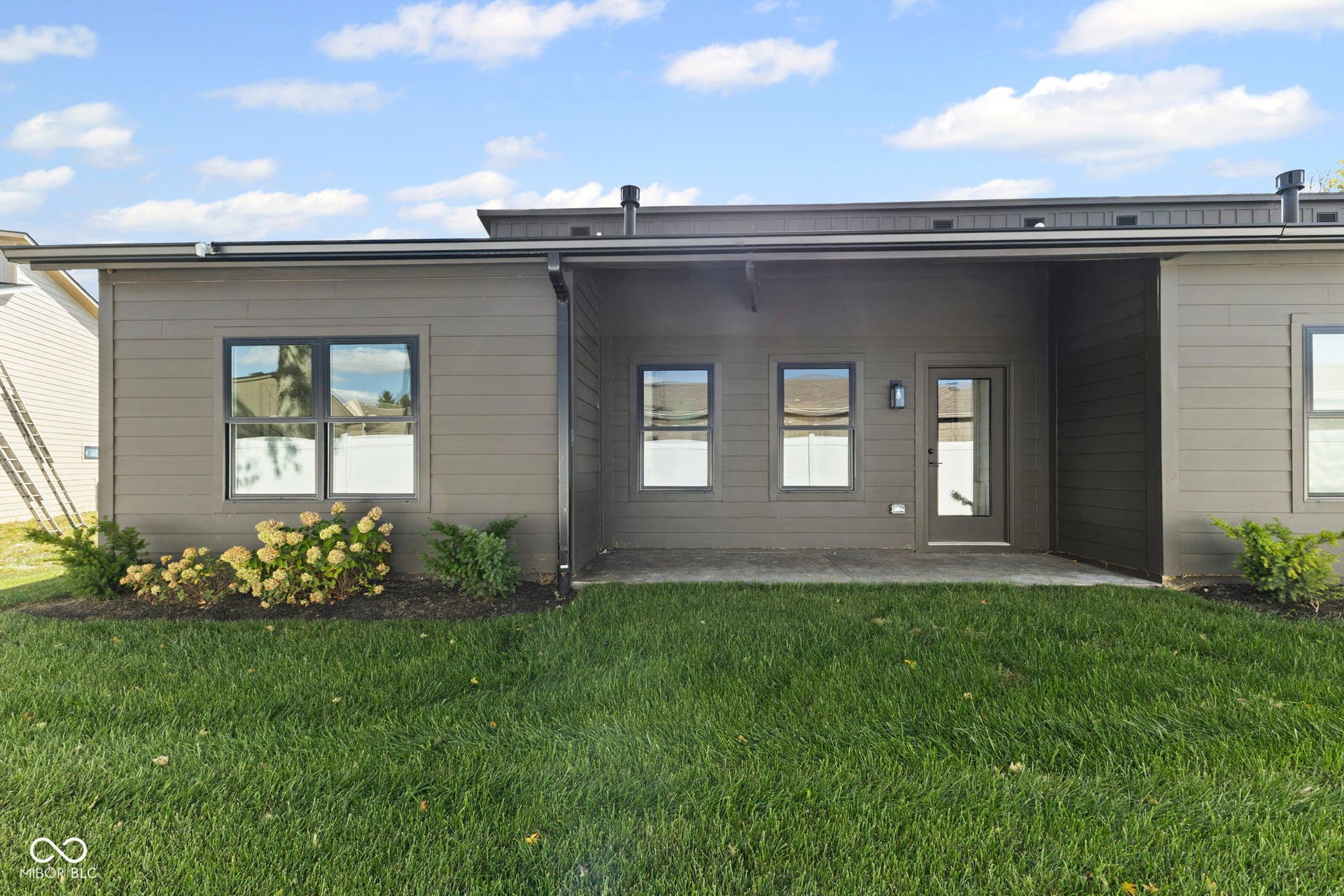 5892 Harbour Town Drive, Noblesville, IN 46062