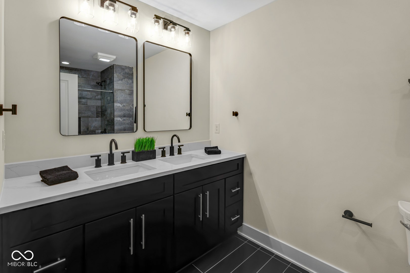 5892 Harbour Town Drive, Noblesville, IN 46062