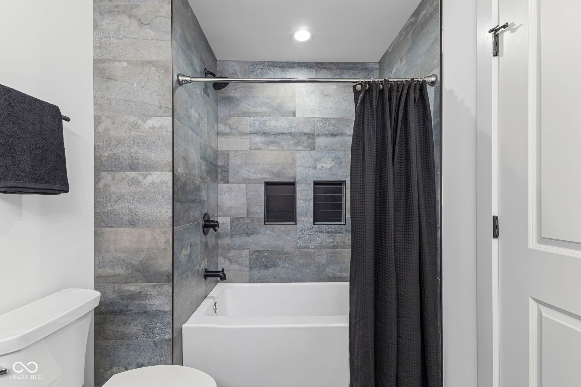 5892 Harbour Town Drive, Noblesville, IN 46062
