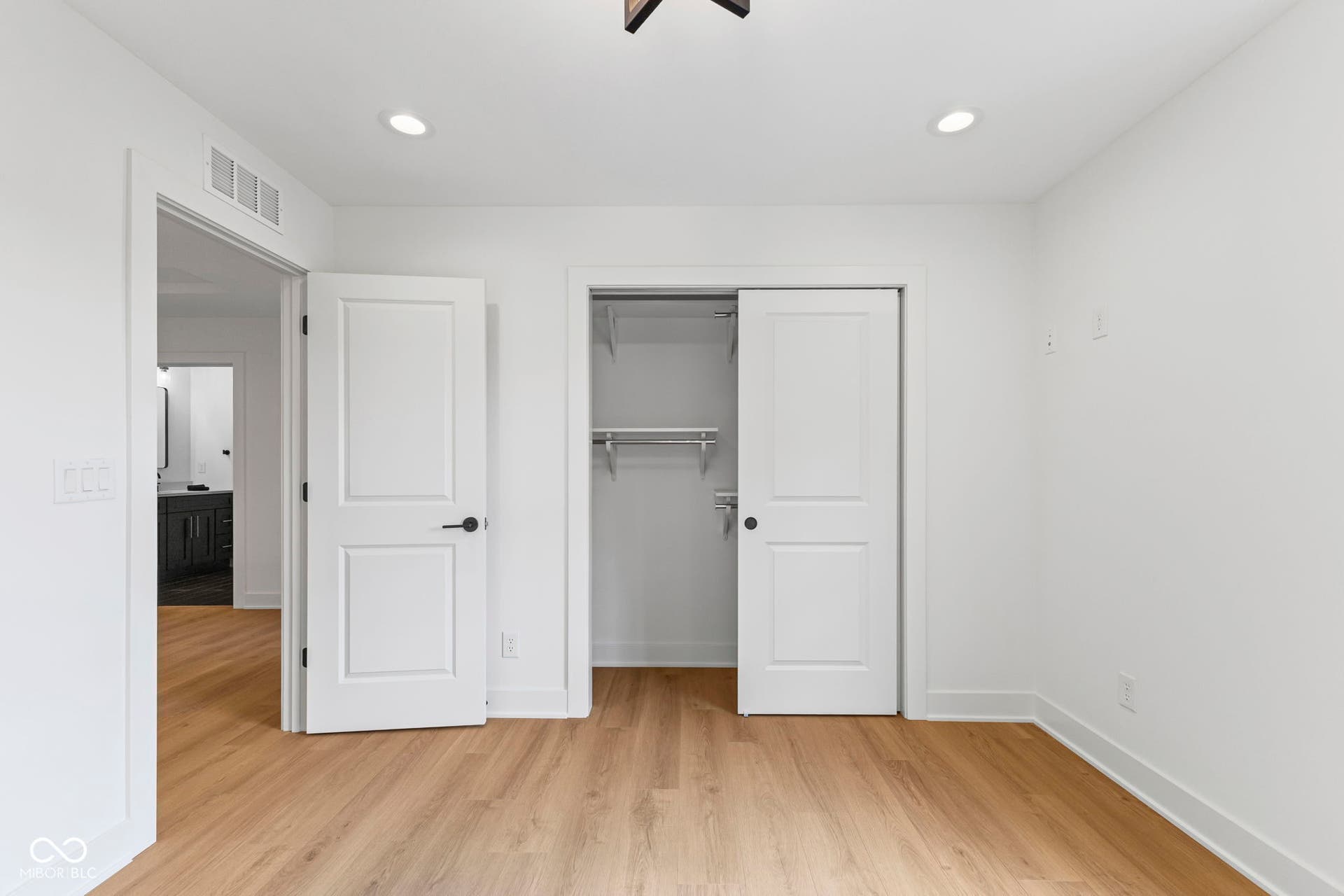 5892 Harbour Town Drive, Noblesville, IN 46062