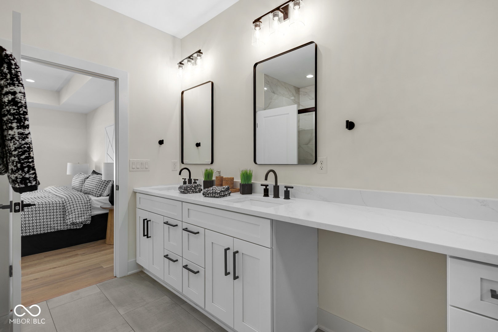 5892 Harbour Town Drive, Noblesville, IN 46062