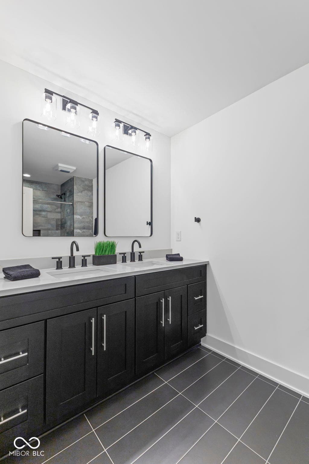 5892 Harbour Town Drive, Noblesville, IN 46062