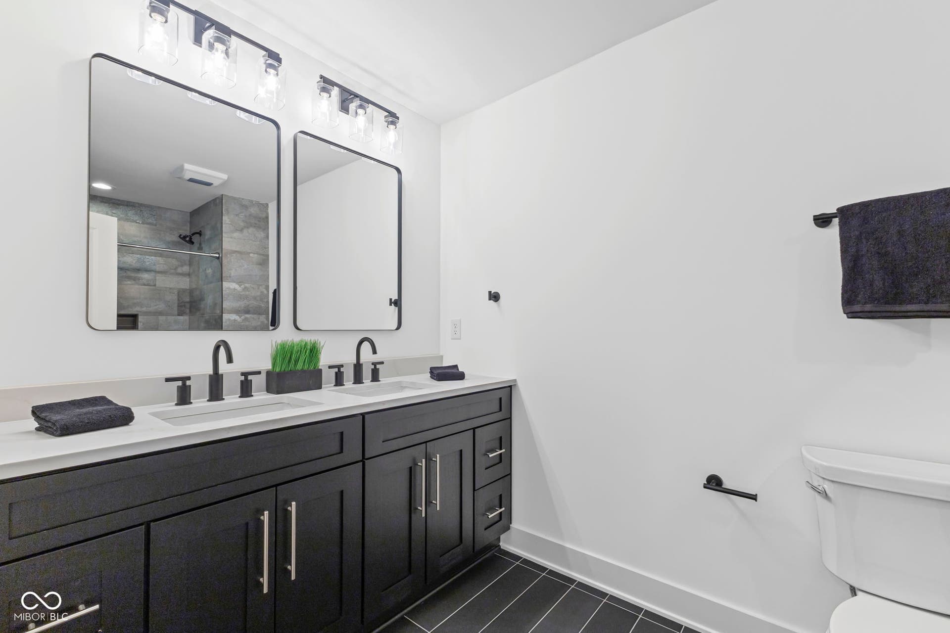 5892 Harbour Town Drive, Noblesville, IN 46062