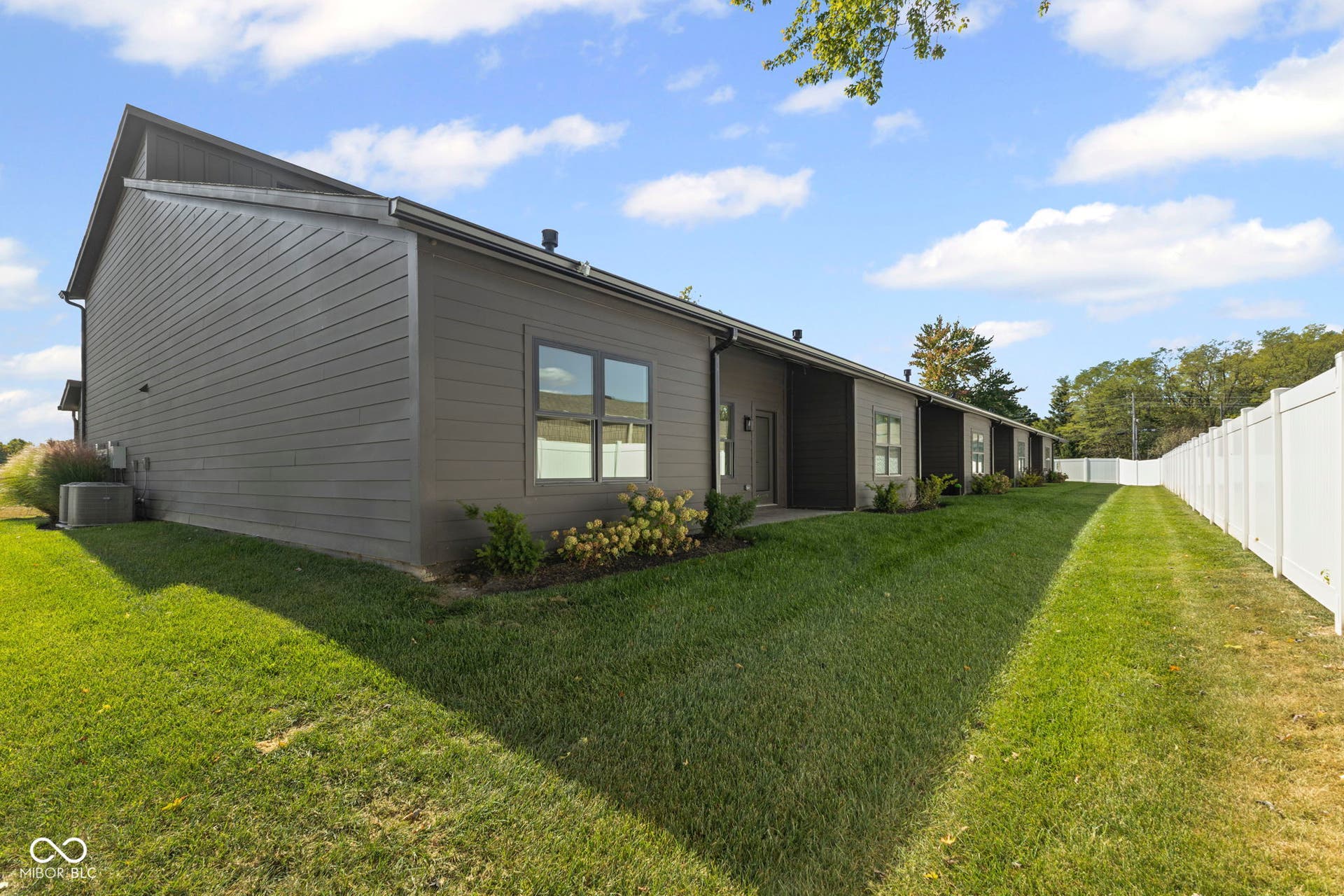 5892 Harbour Town Drive, Noblesville, IN 46062