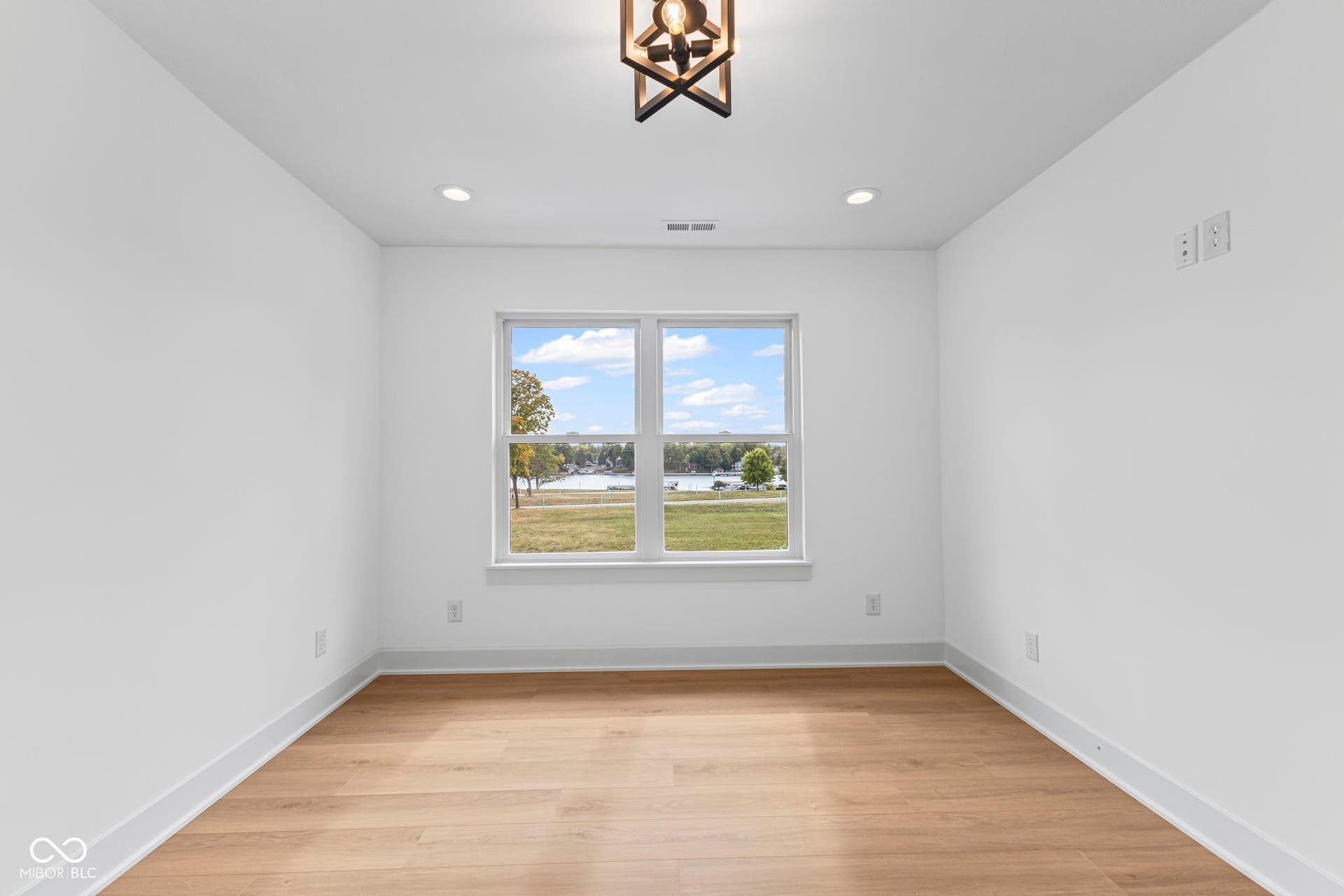 5892 Harbour Town Drive, Noblesville, IN 46062