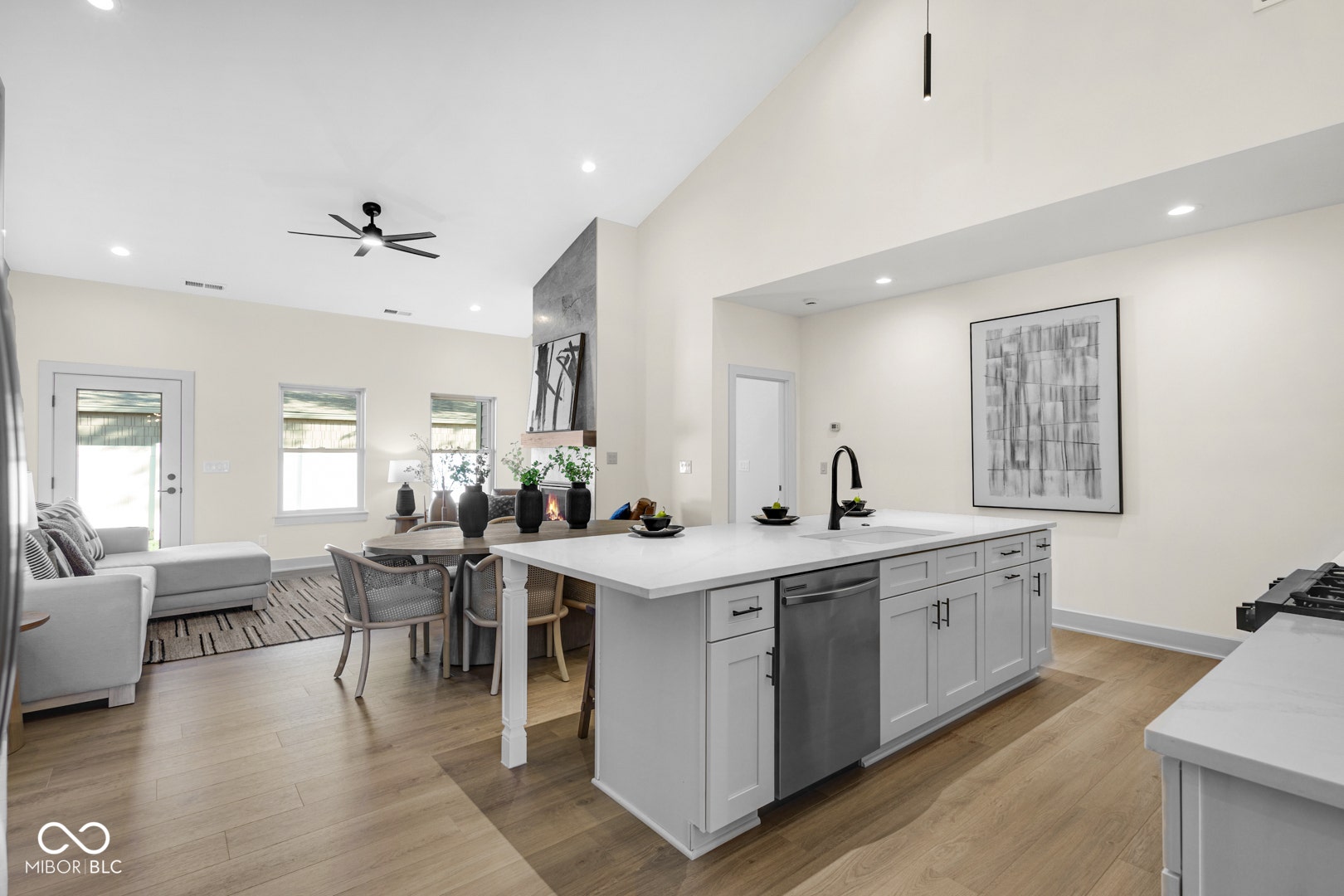 5892 Harbour Town Drive, Noblesville, IN 46062