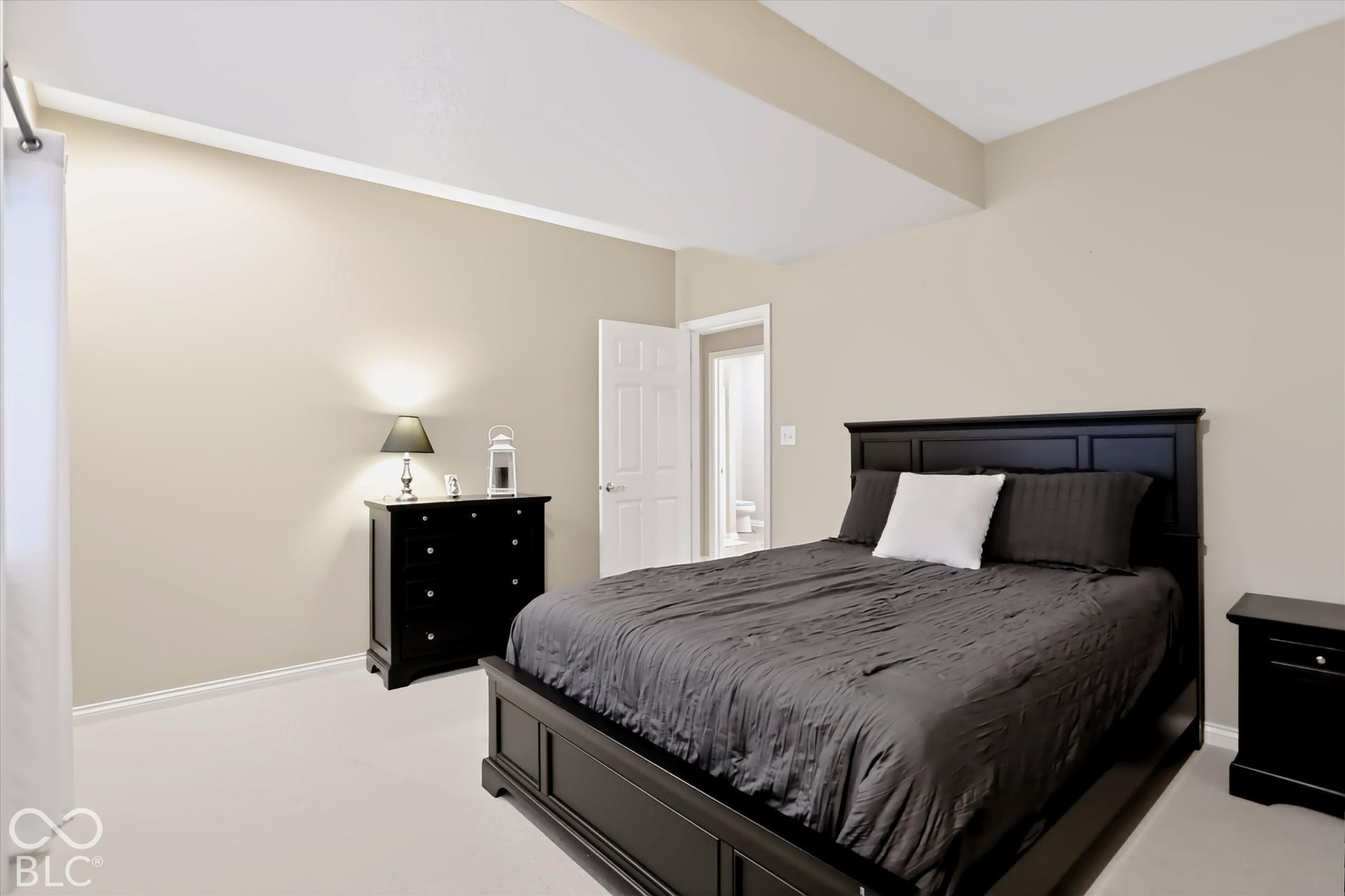 1055 Old Eagle Way, Greenwood, IN 46143