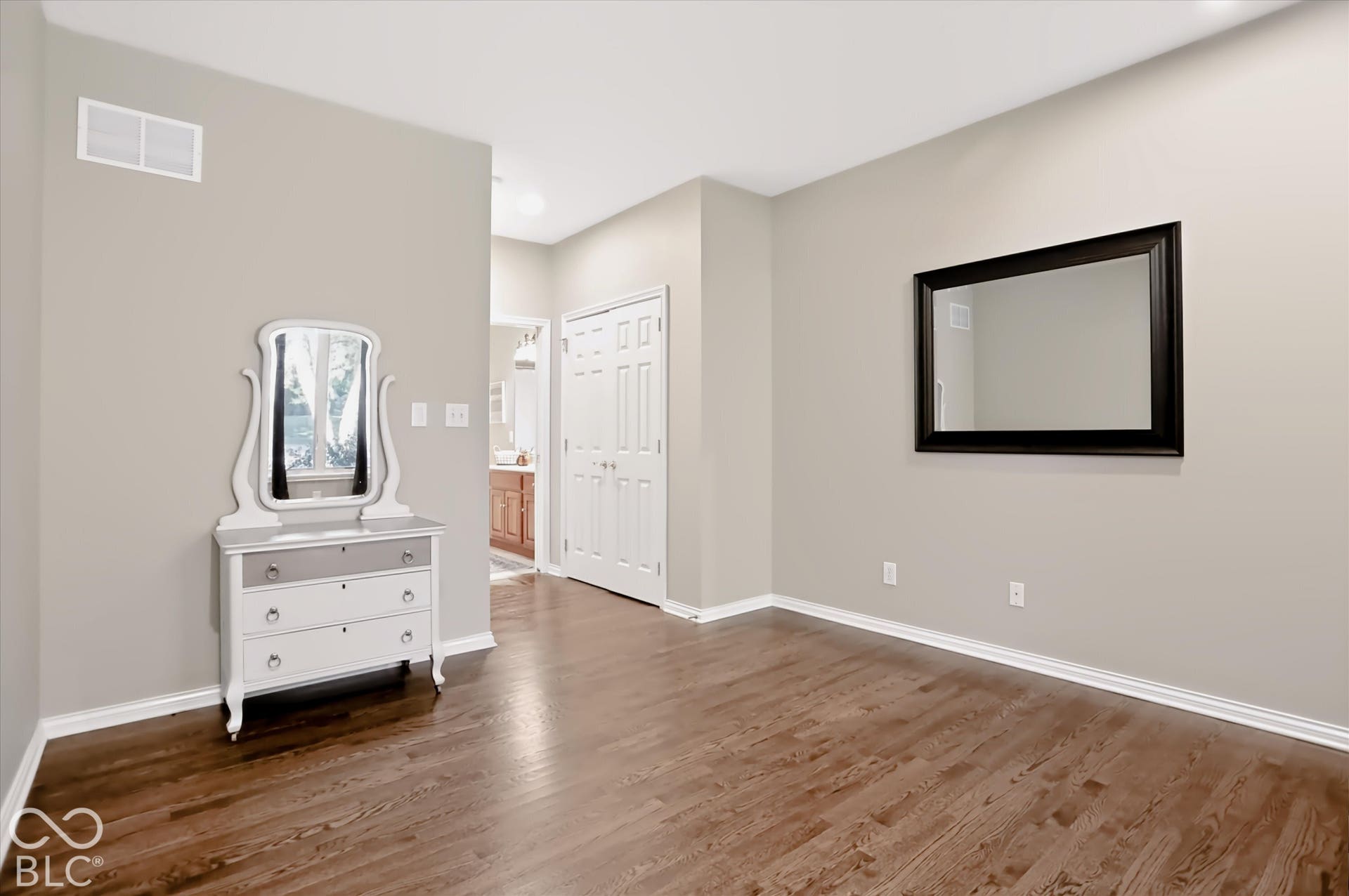 1055 Old Eagle Way, Greenwood, IN 46143