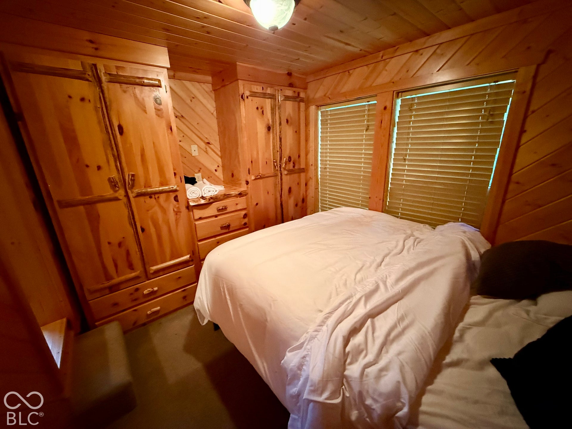 Cabin bedroom