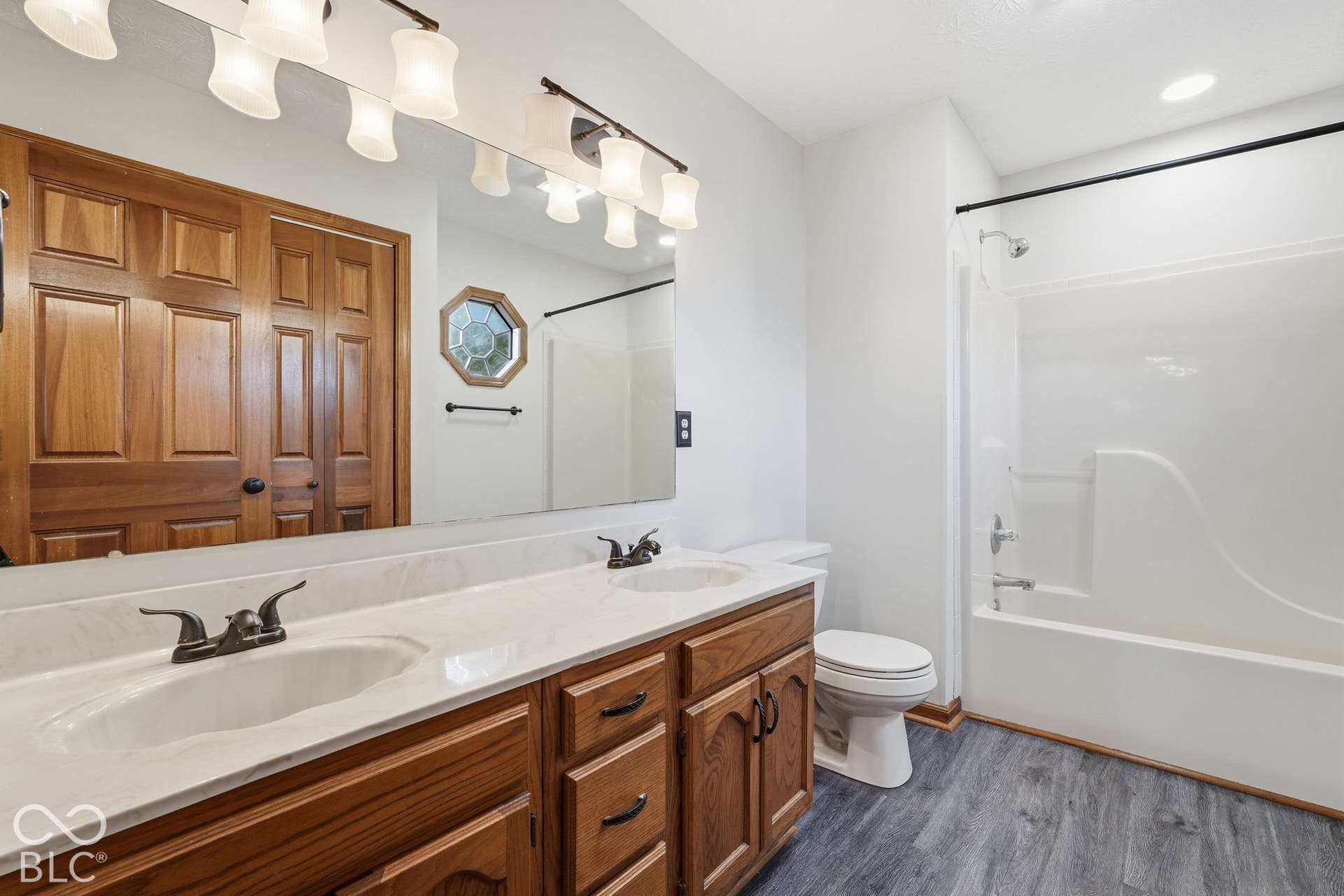 1137 Brookside Court, Avon, IN 46123 1137 Brookside Court, Avon, IN 46123