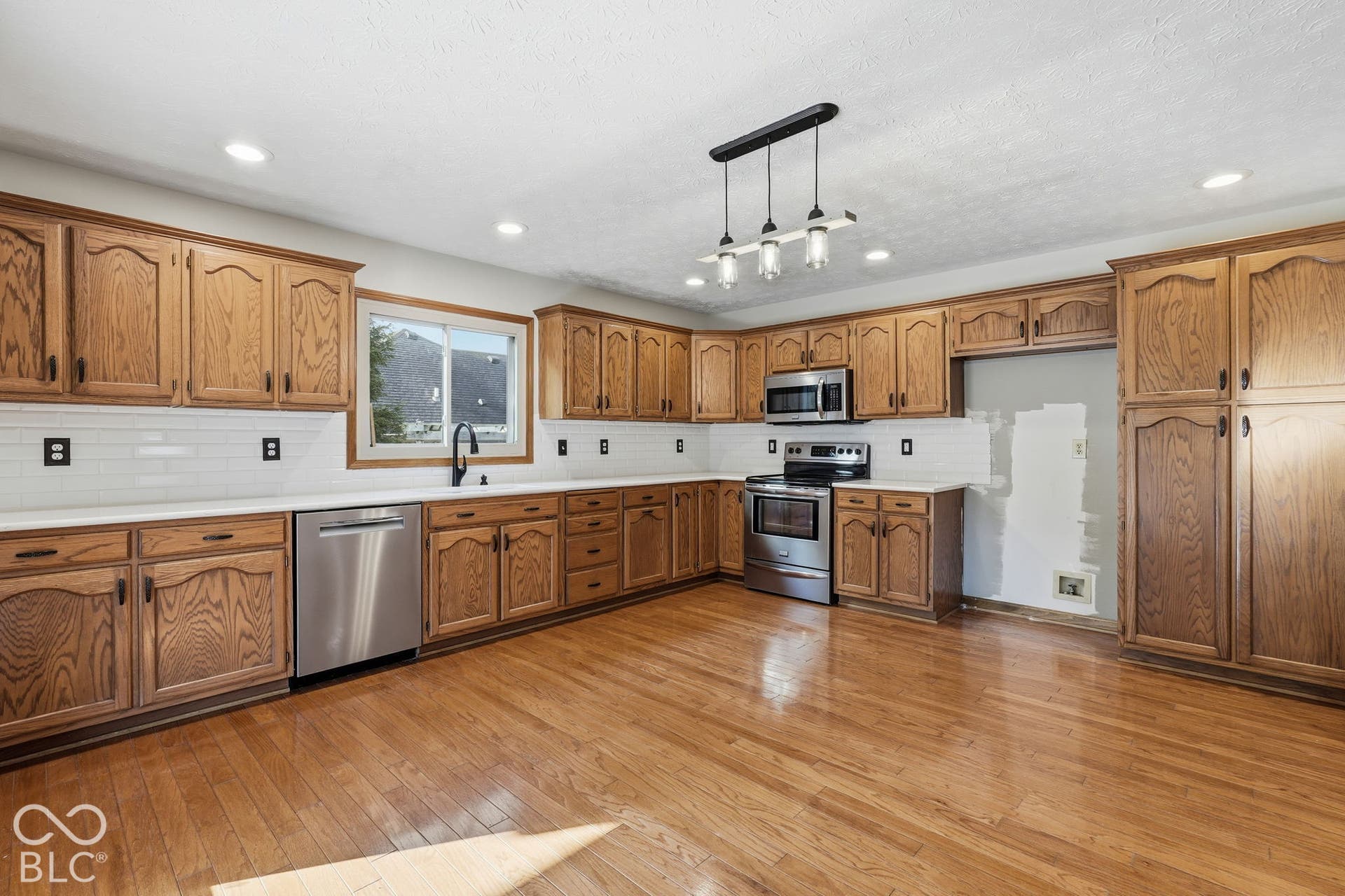 1137 Brookside Court, Avon, IN 46123 1137 Brookside Court, Avon, IN 46123
