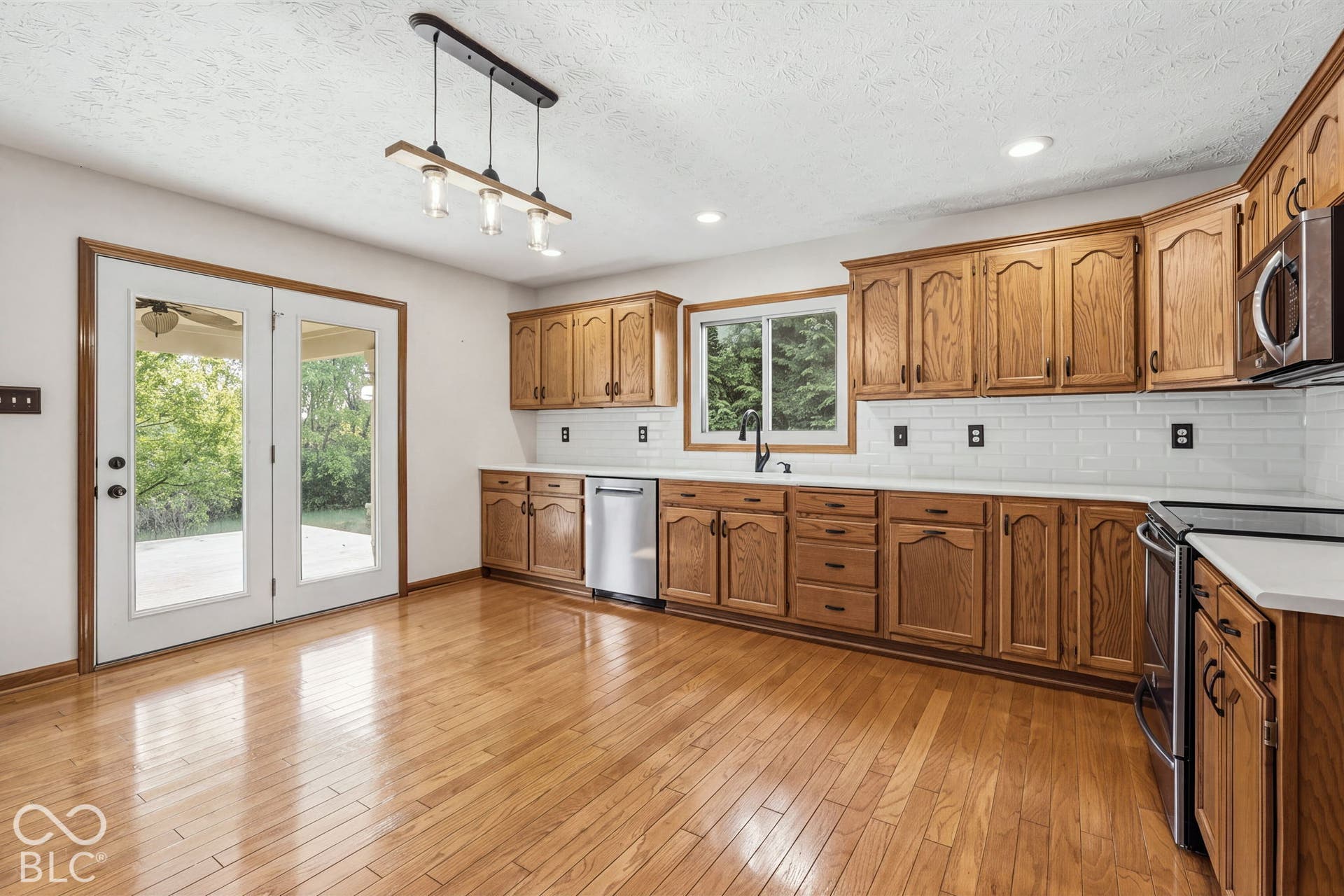 1137 Brookside Court, Avon, IN 46123 1137 Brookside Court, Avon, IN 46123