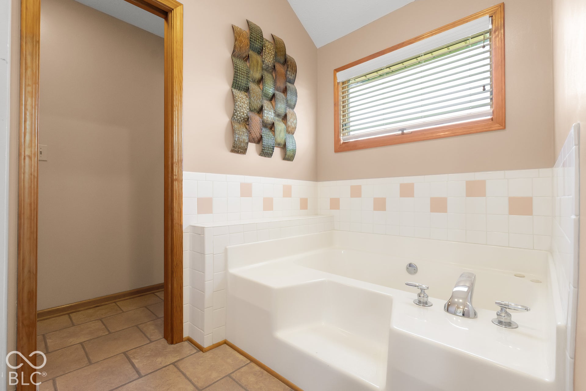 4694 29th Street, Columbus, IN 47203 4694 29th Street, Columbus, IN 47203