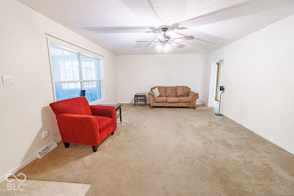 4006 Little Creek Drive S, Spencer, IN 47460 Living Room
