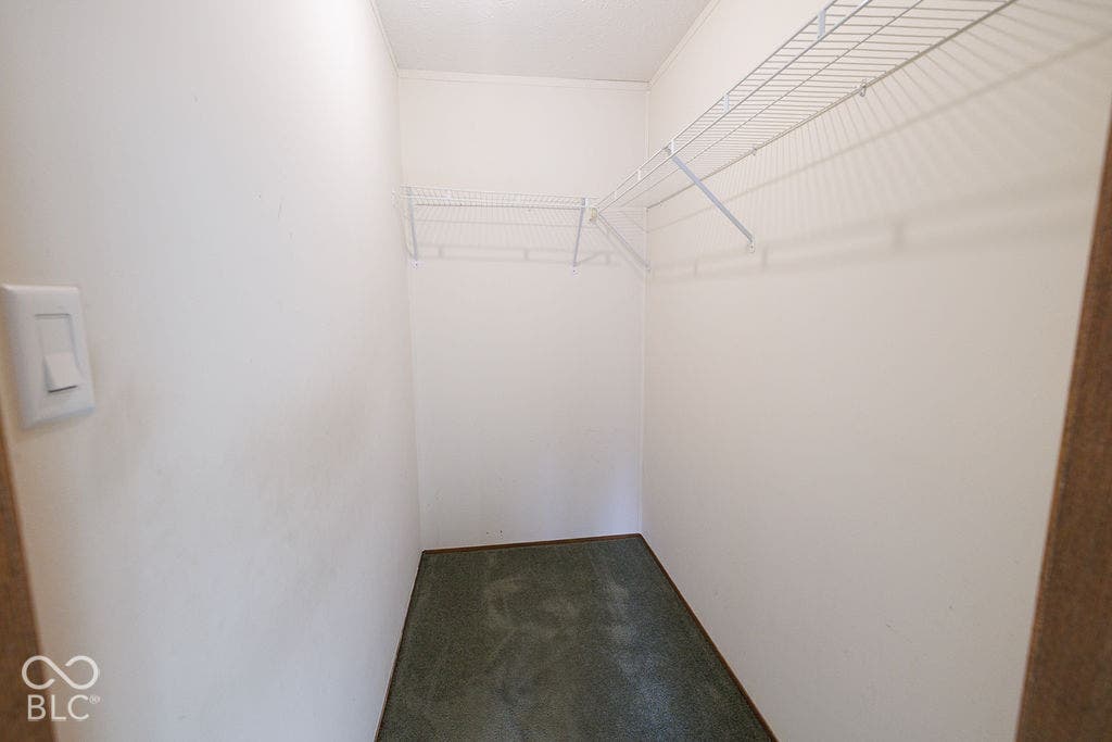 4006 Little Creek Drive S, Spencer, IN 47460 Walk In Closets