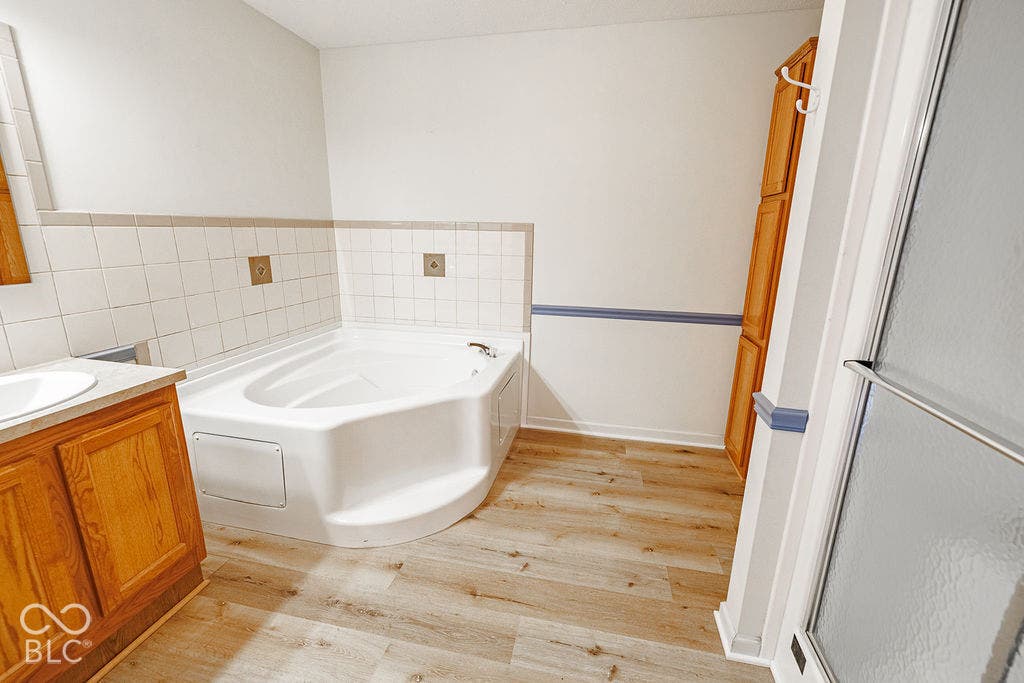 4006 Little Creek Drive S, Spencer, IN 47460 Bathroom