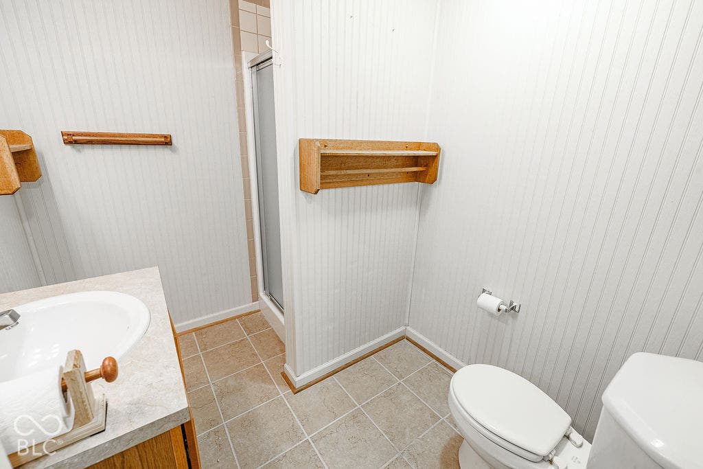 4006 Little Creek Drive S, Spencer, IN 47460 Bathroom