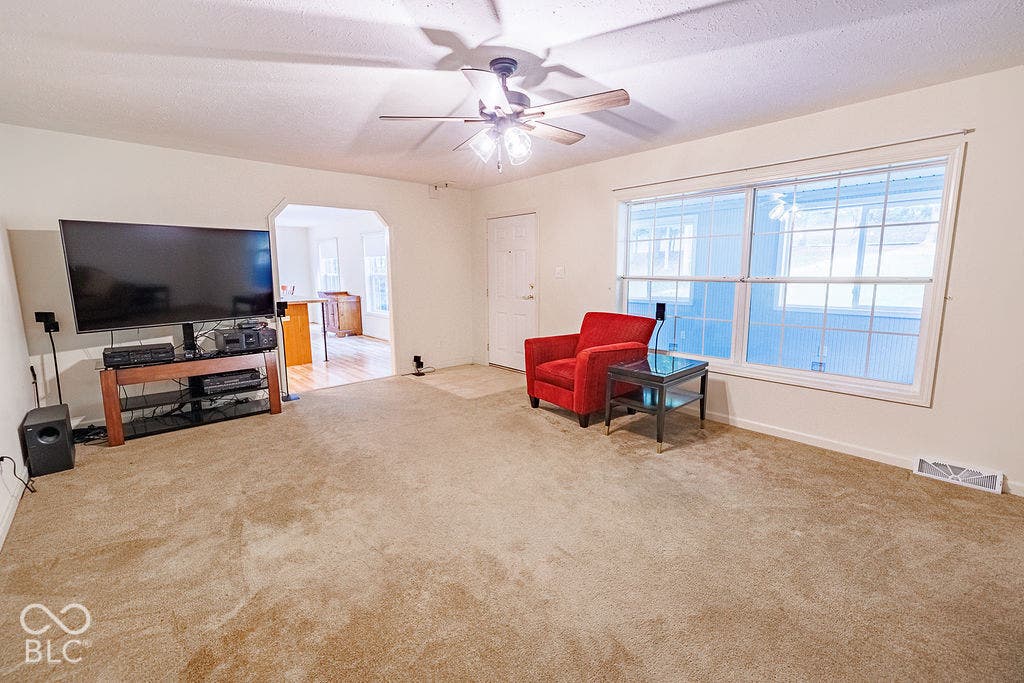 4006 Little Creek Drive S, Spencer, IN 47460 Living Room