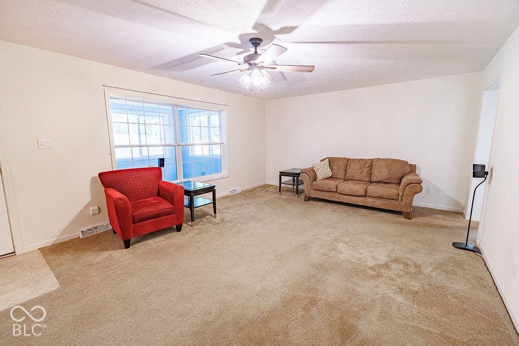 4006 Little Creek Drive S, Spencer, IN 47460 Living Room